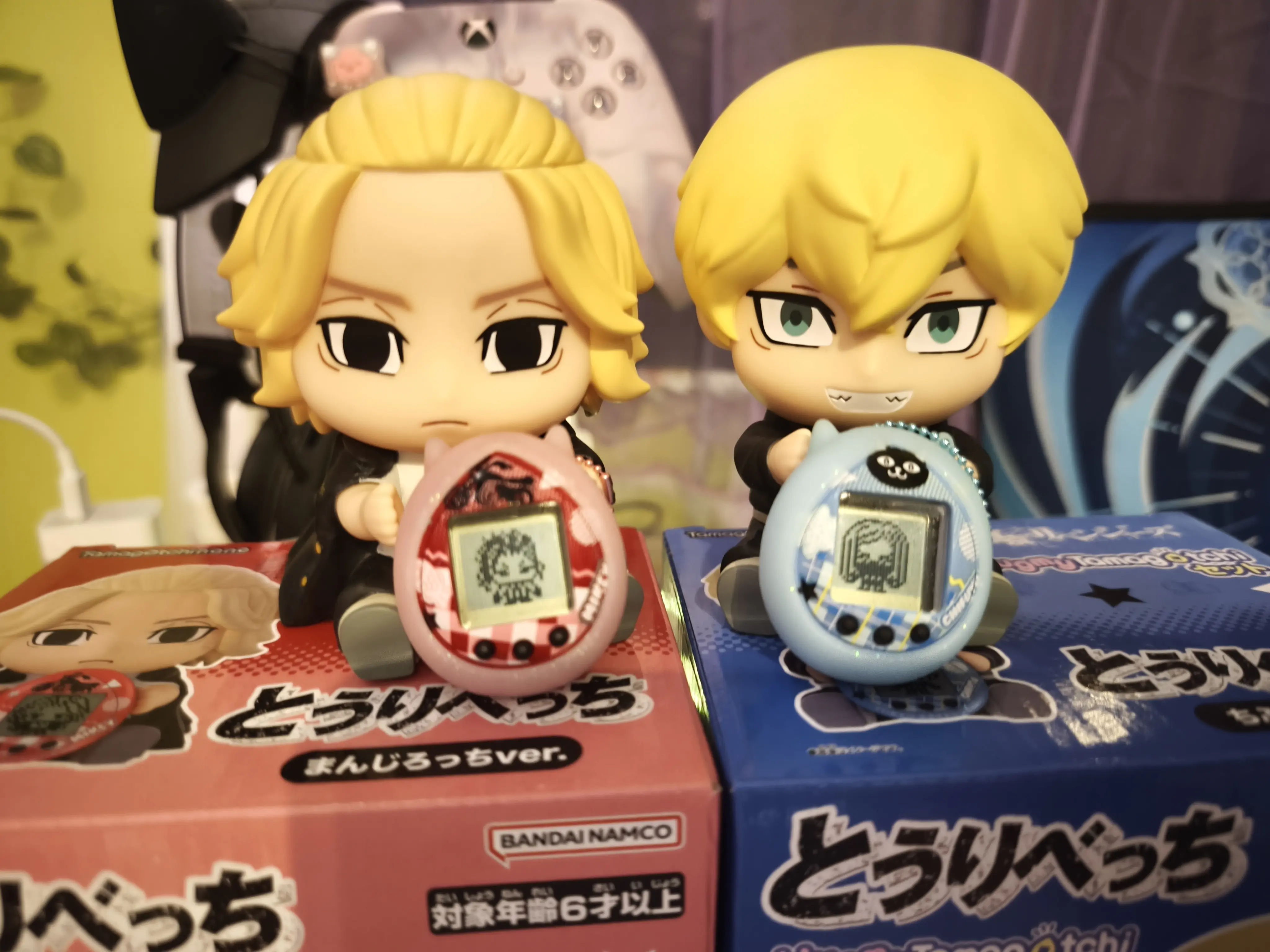 Tokyo Revengers Hugmy Tamagotchi + figura za podporo Chifuyu fotografija izdelka
