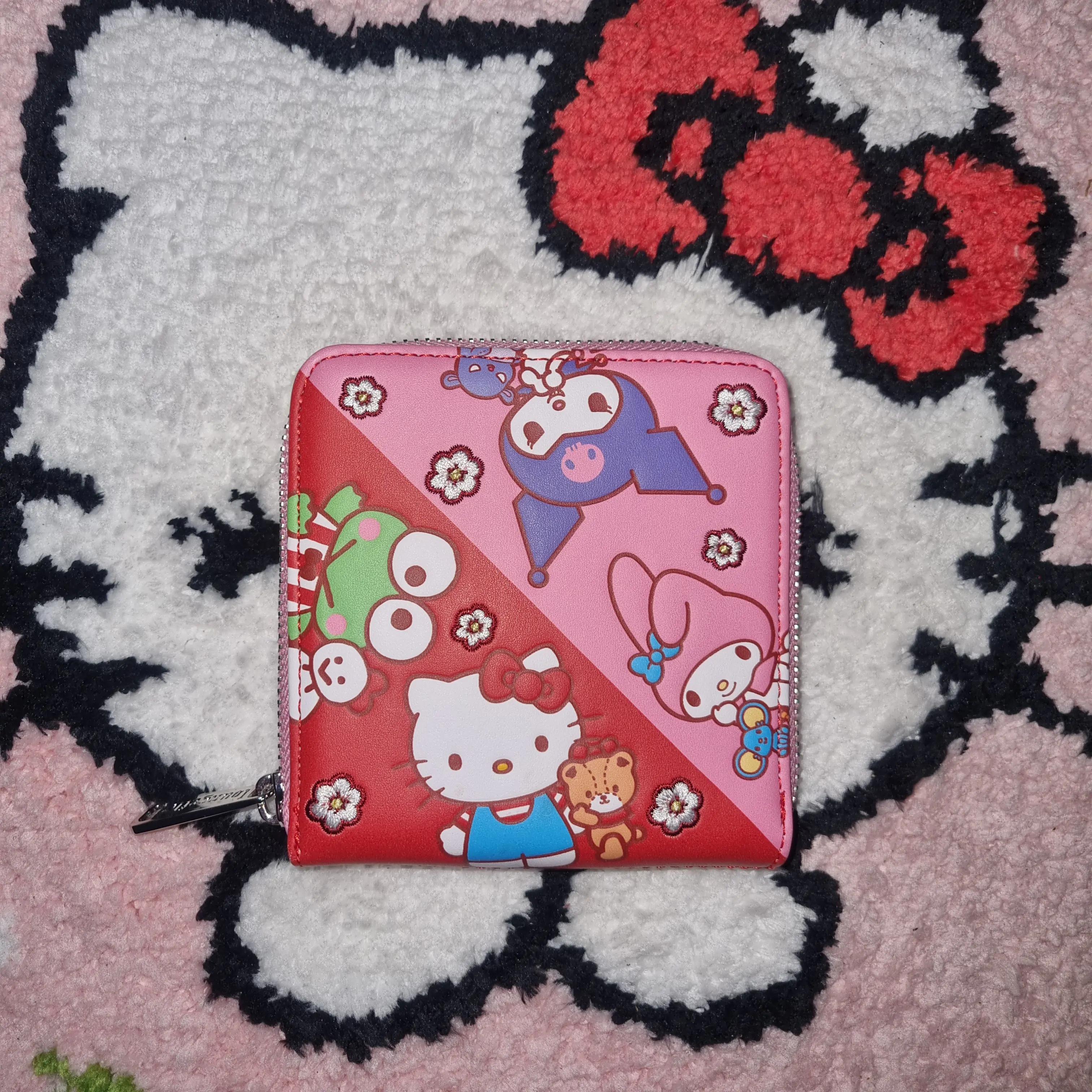 Loungefly Hello Kitty and Friends denarnica fotografija izdelka