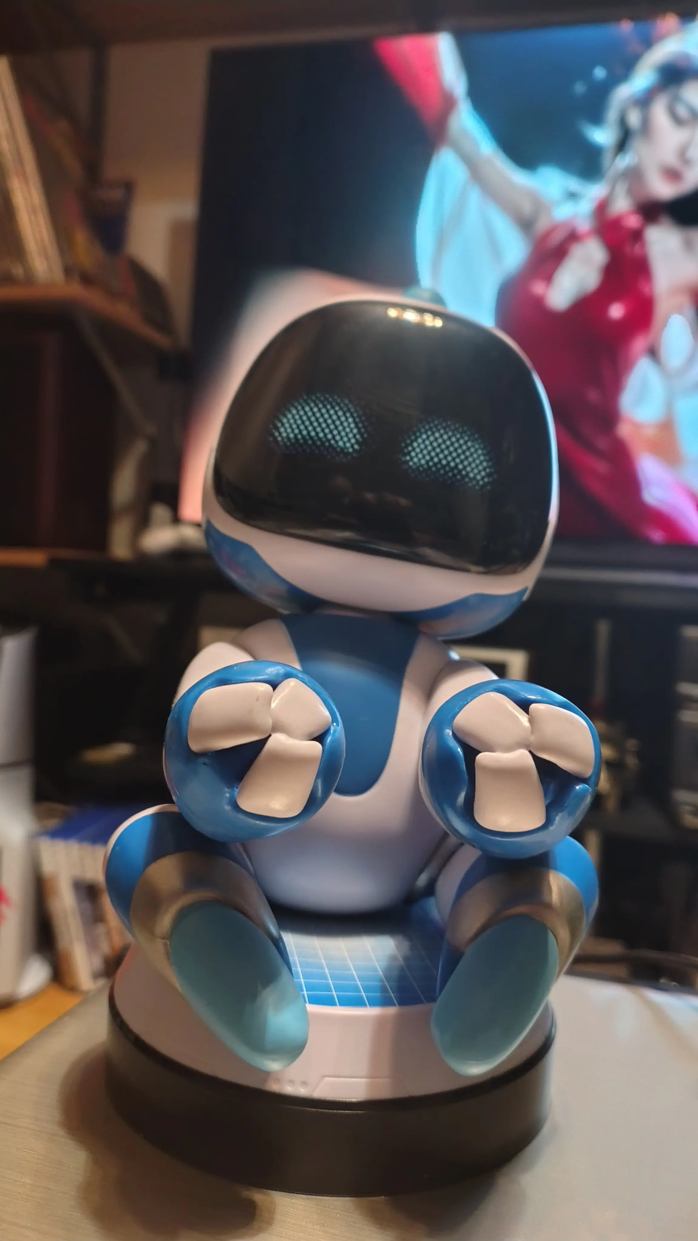 Sony Astro Bot Cable Guys držalo za kontroler in stojalo za telefon fotografija izdelka