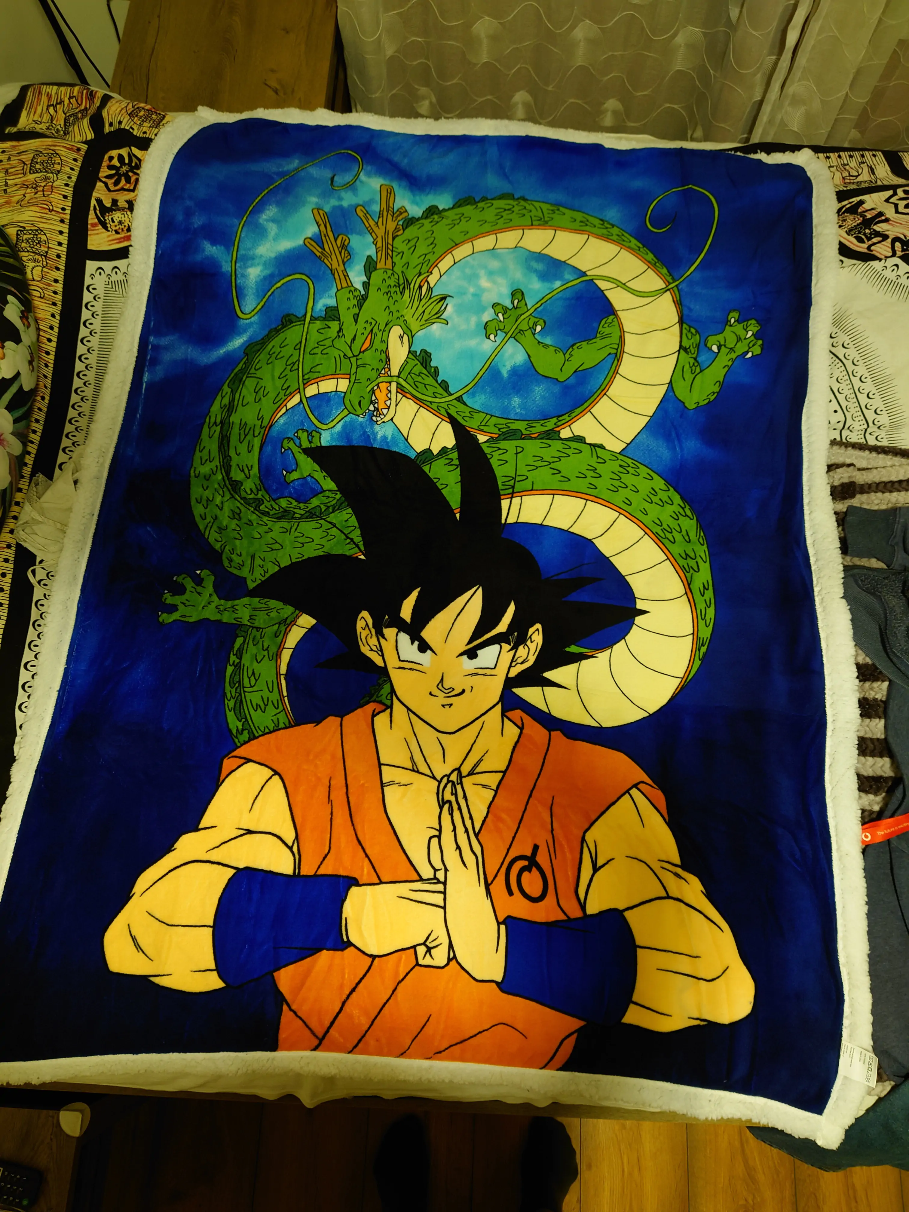 Dragon Ball Z koralna sherpa odeja fotografija izdelka