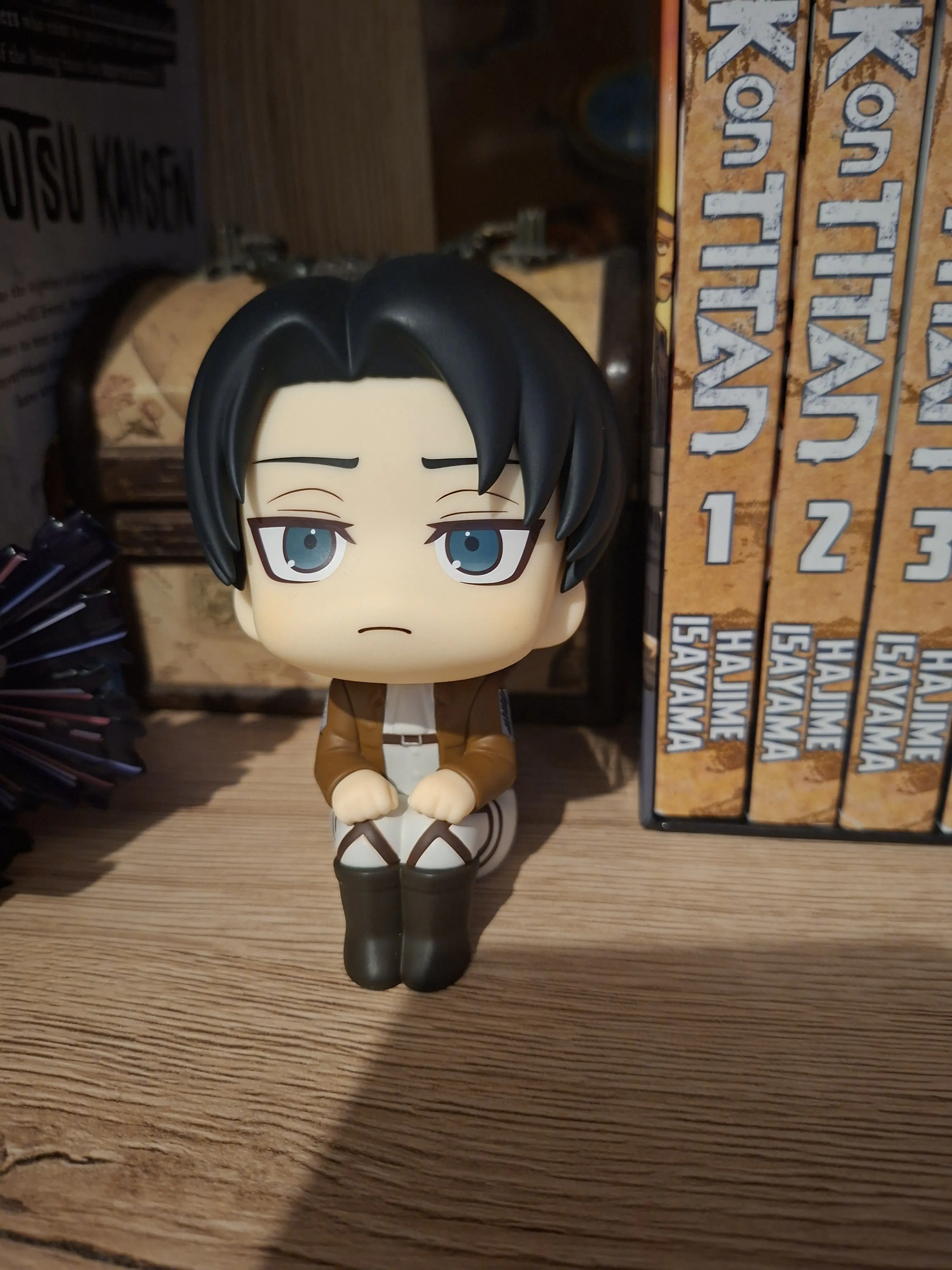 Attack on Titan Look Up PVC Kip Levi 11 cm fotografija izdelka