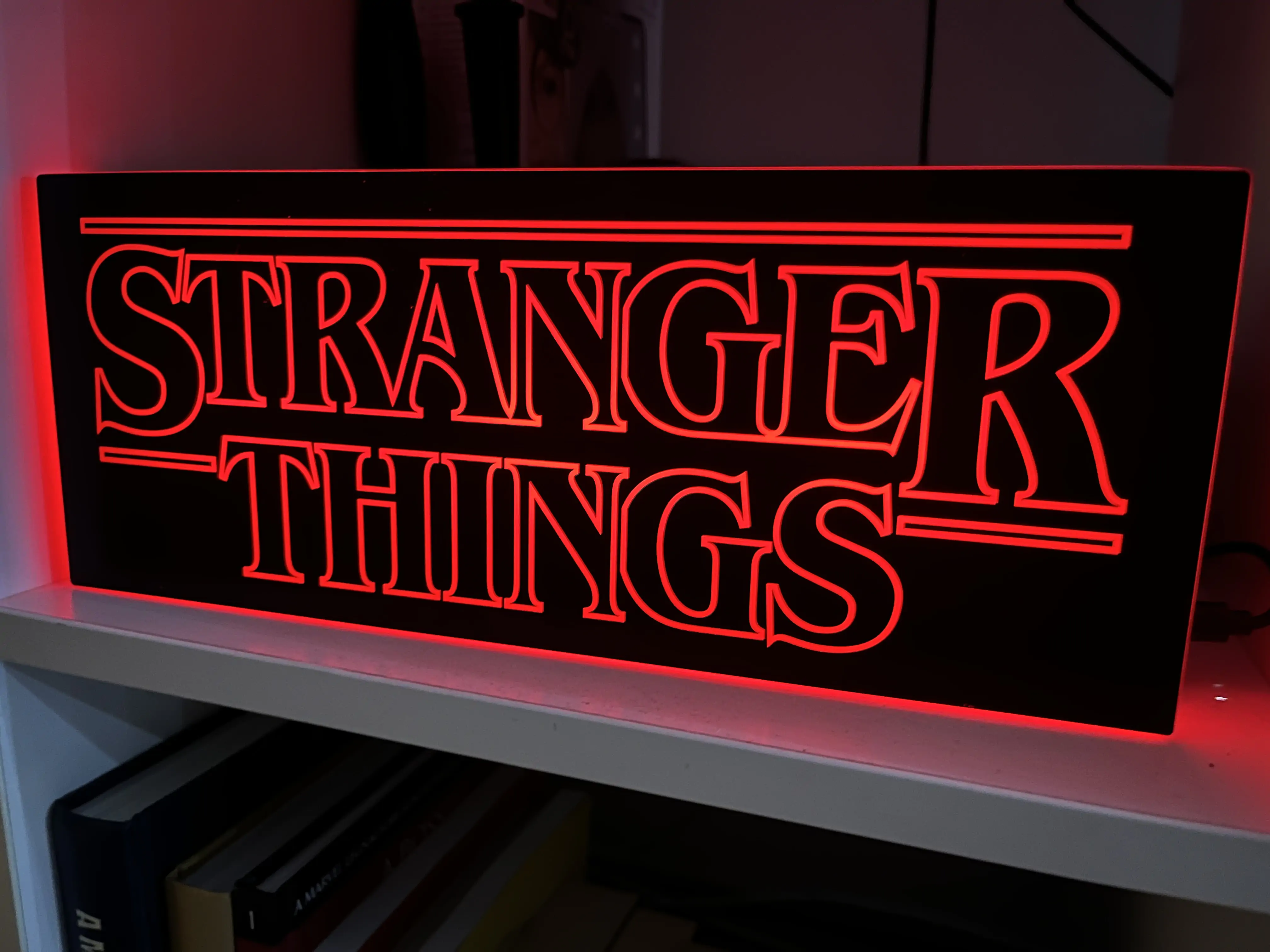STRANGER THINGS - Logo svetilka fotografija izdelka