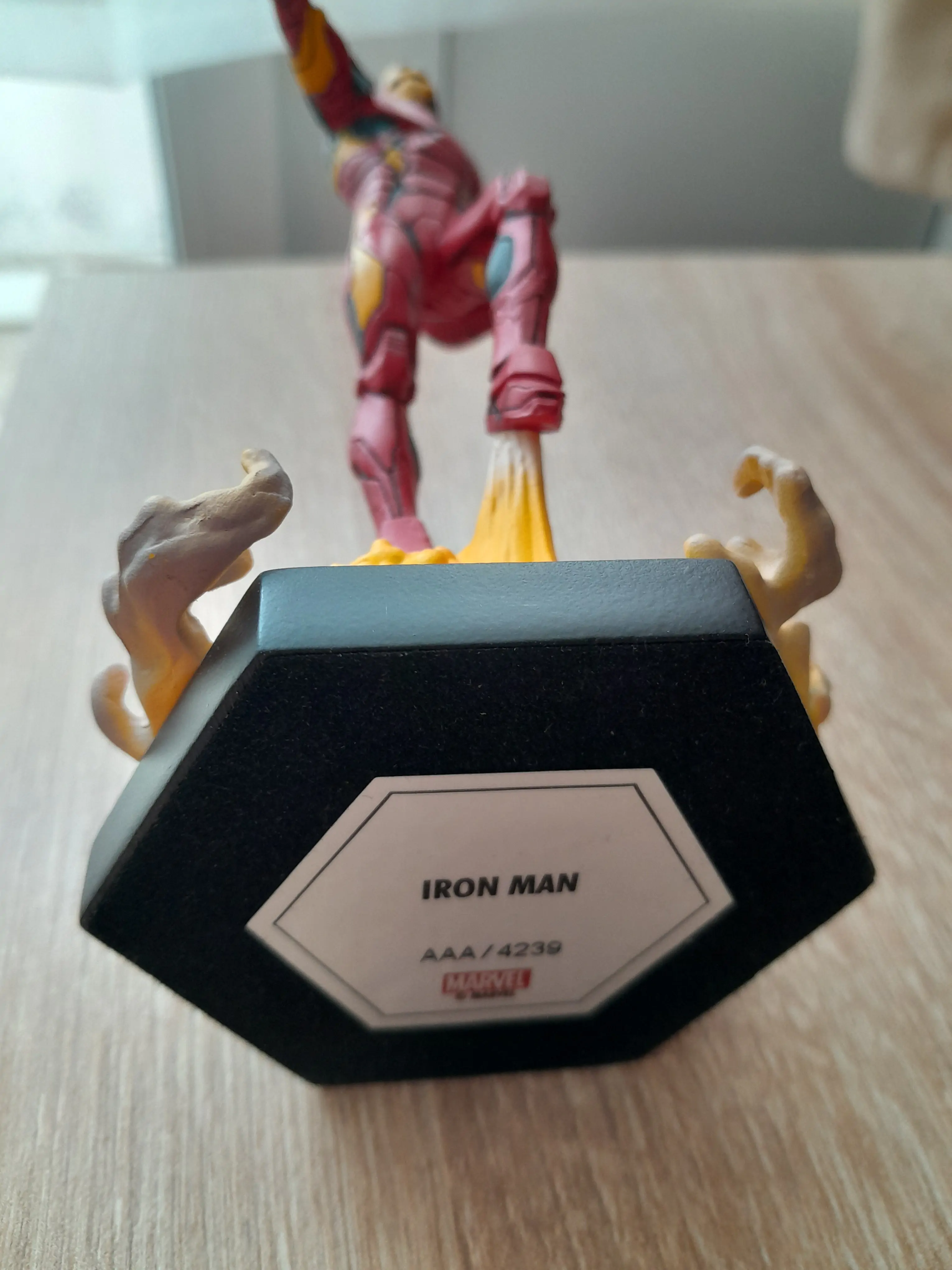Marvel VS. Collection Kip 1/16 Iron Man 16 cm fotografija izdelka