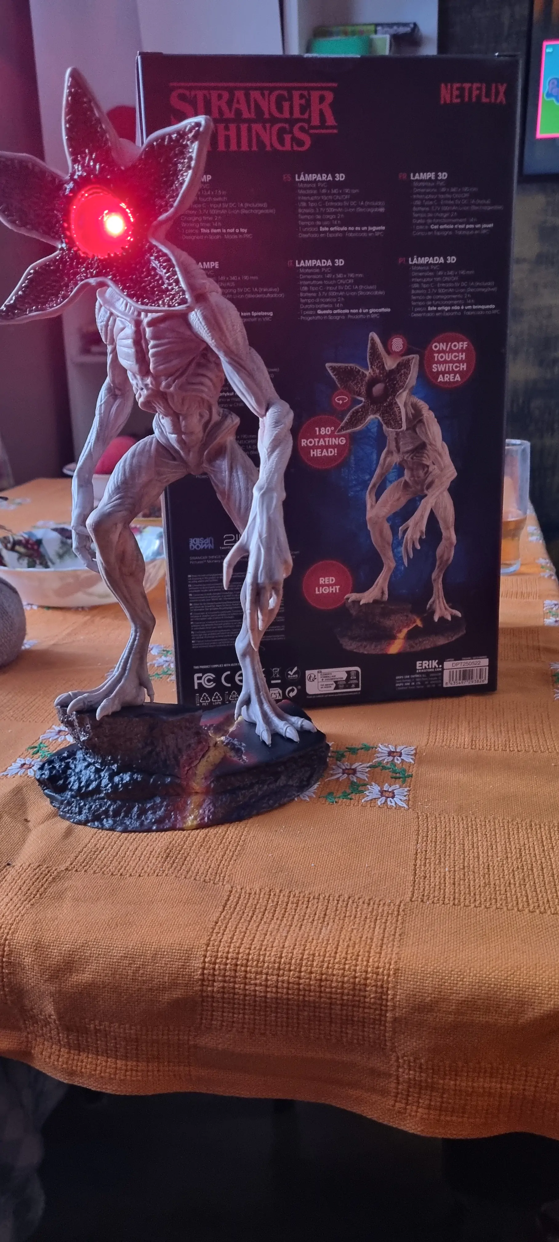 Stranger Things Demogorgon svetilka fotografija izdelka