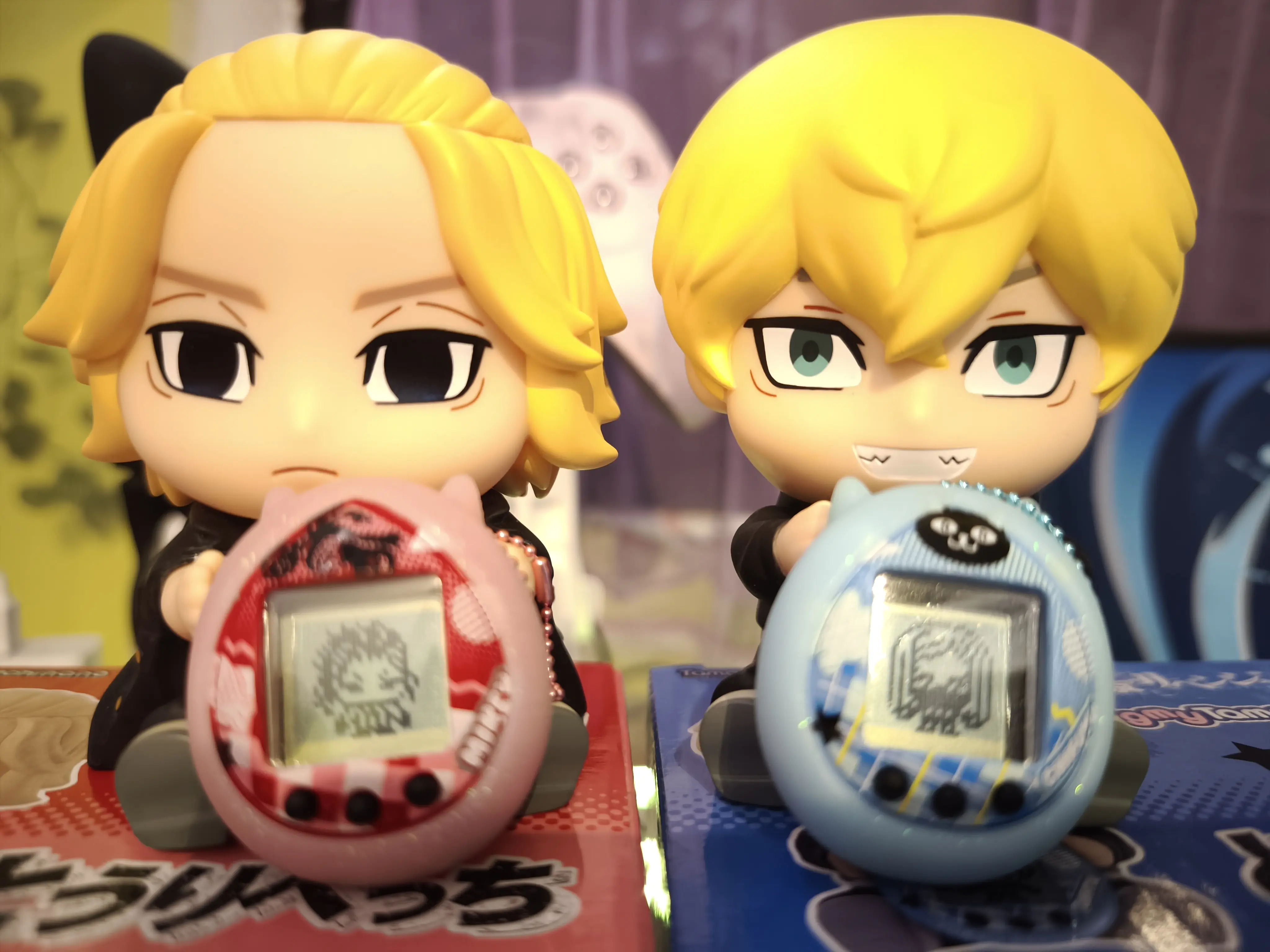 Tokyo Revengers Hugmy Tamagotchi + figura za podporo Chifuyu fotografija izdelka