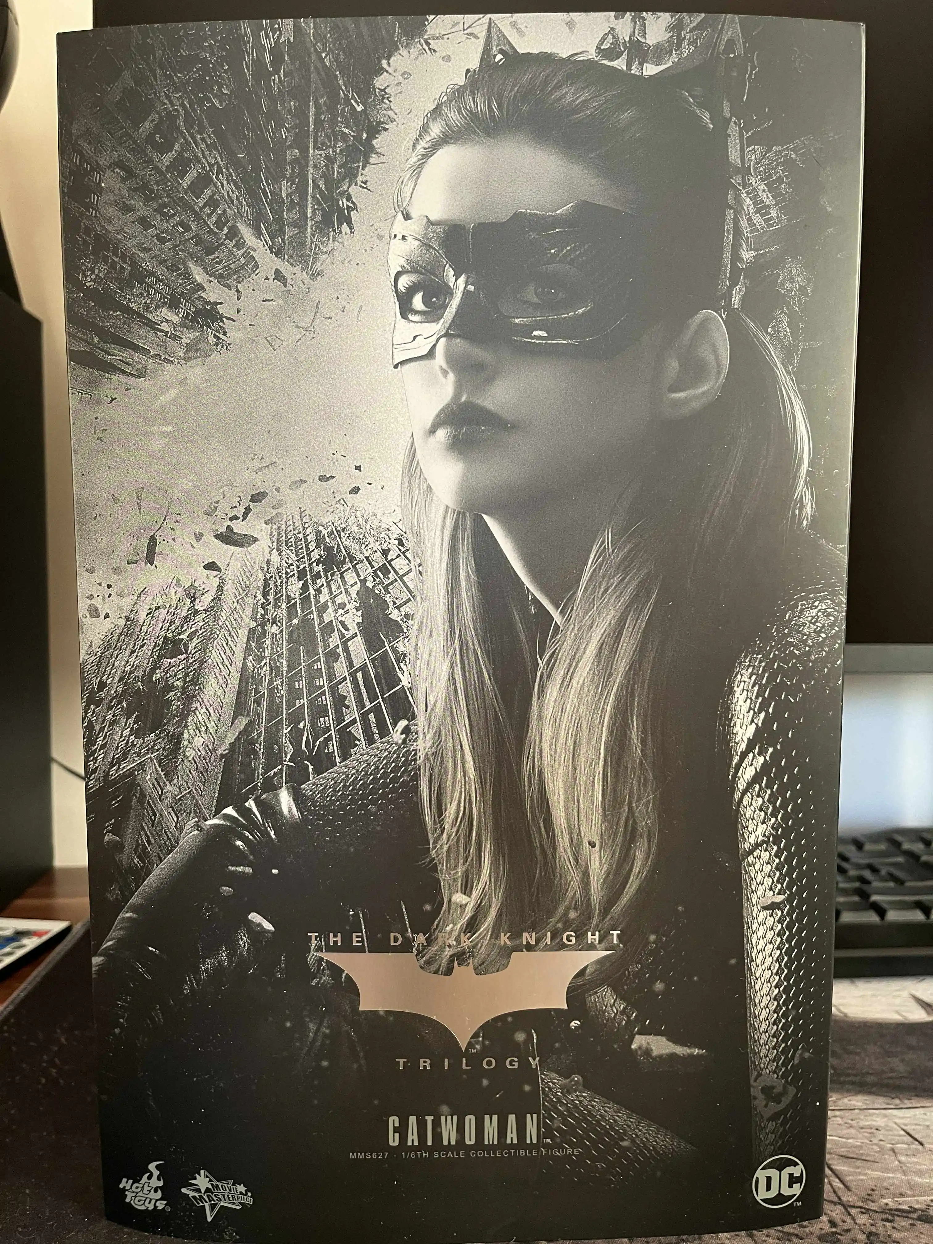 The Dark Knight Trilogy Movie Masterpiece akcijska figura 1/6 Catwoman 29 cm fotografija izdelka