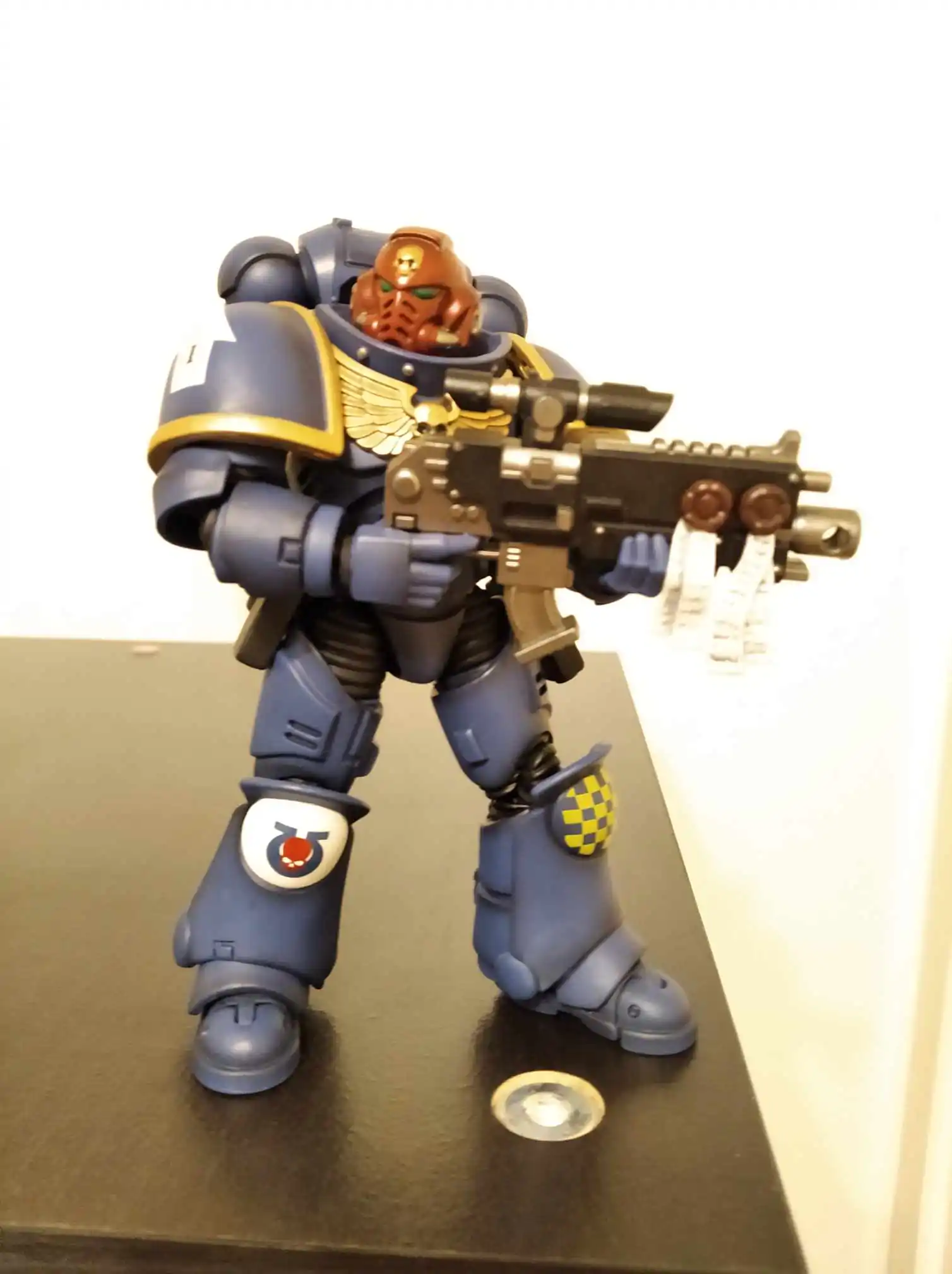Warhammer 40k akcijska figura 1/18 Ultramarines Heroes of the Chapter Brother Veteran Sergeant Castor 12 cm fotografija izdelka
