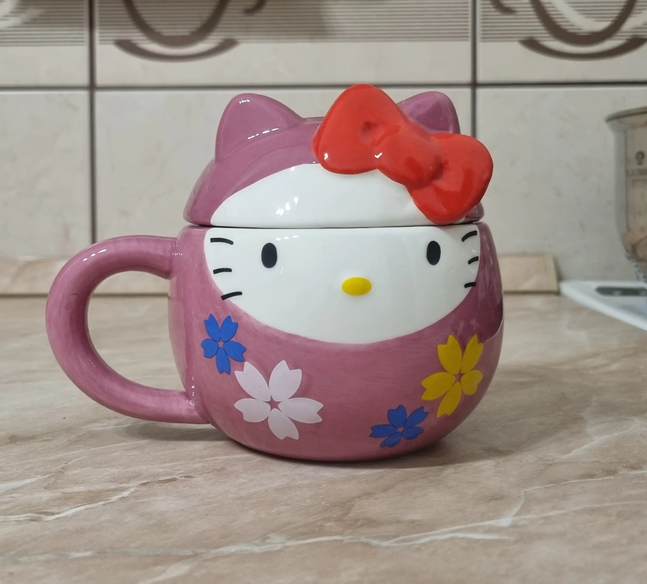 Sanrio 3D Skodelica Hello Kitty Kitty Daruma fotografija izdelka