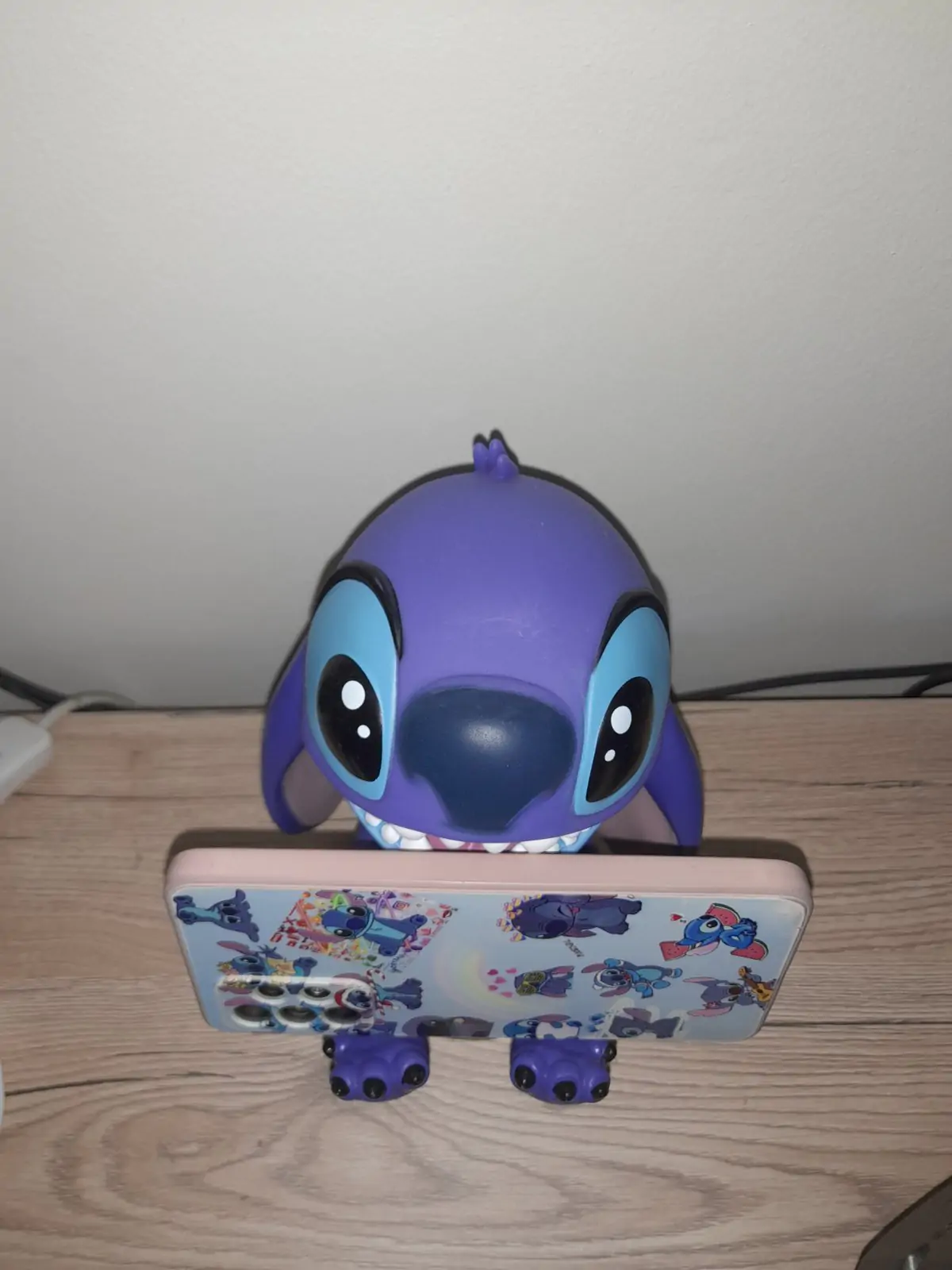 Lilo & Stitch Cable Guys Stojalo za polnjenje Smiley Stitch 21 cm fotografija izdelka