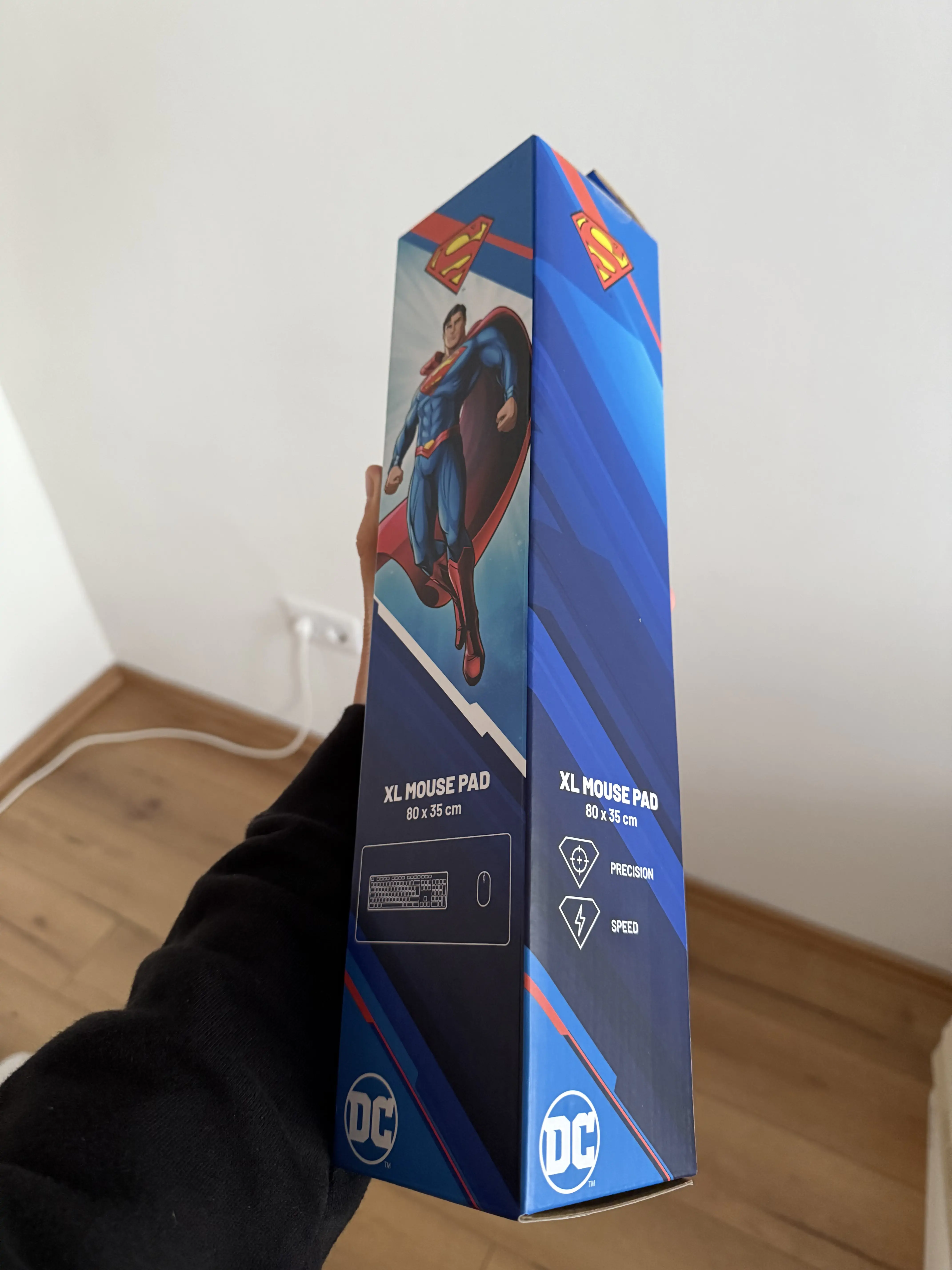 Podloga za mizo Superman fotografija izdelka