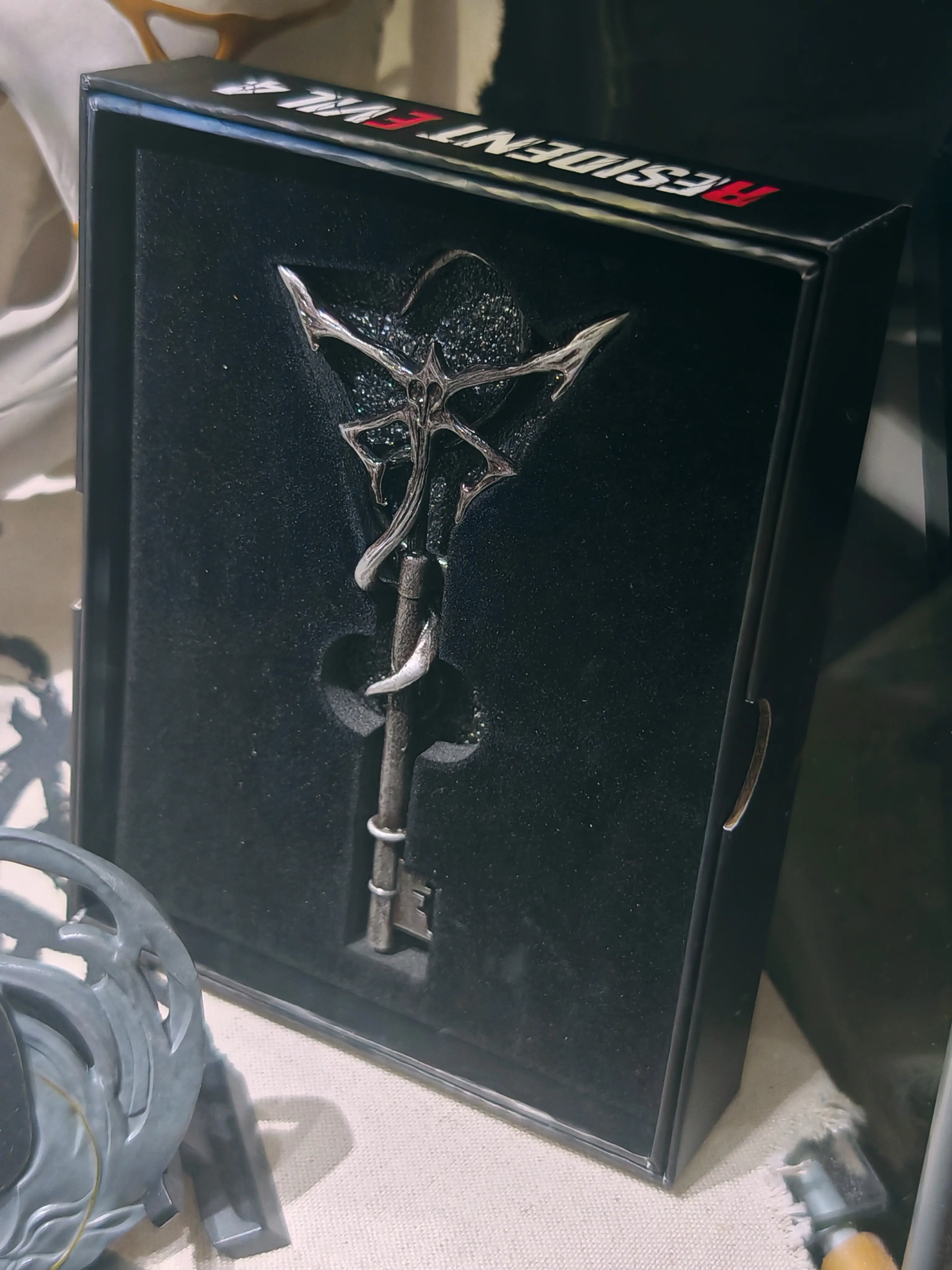 Resident Evil 4 Replika 1/1 Insignia Ključ fotografija izdelka