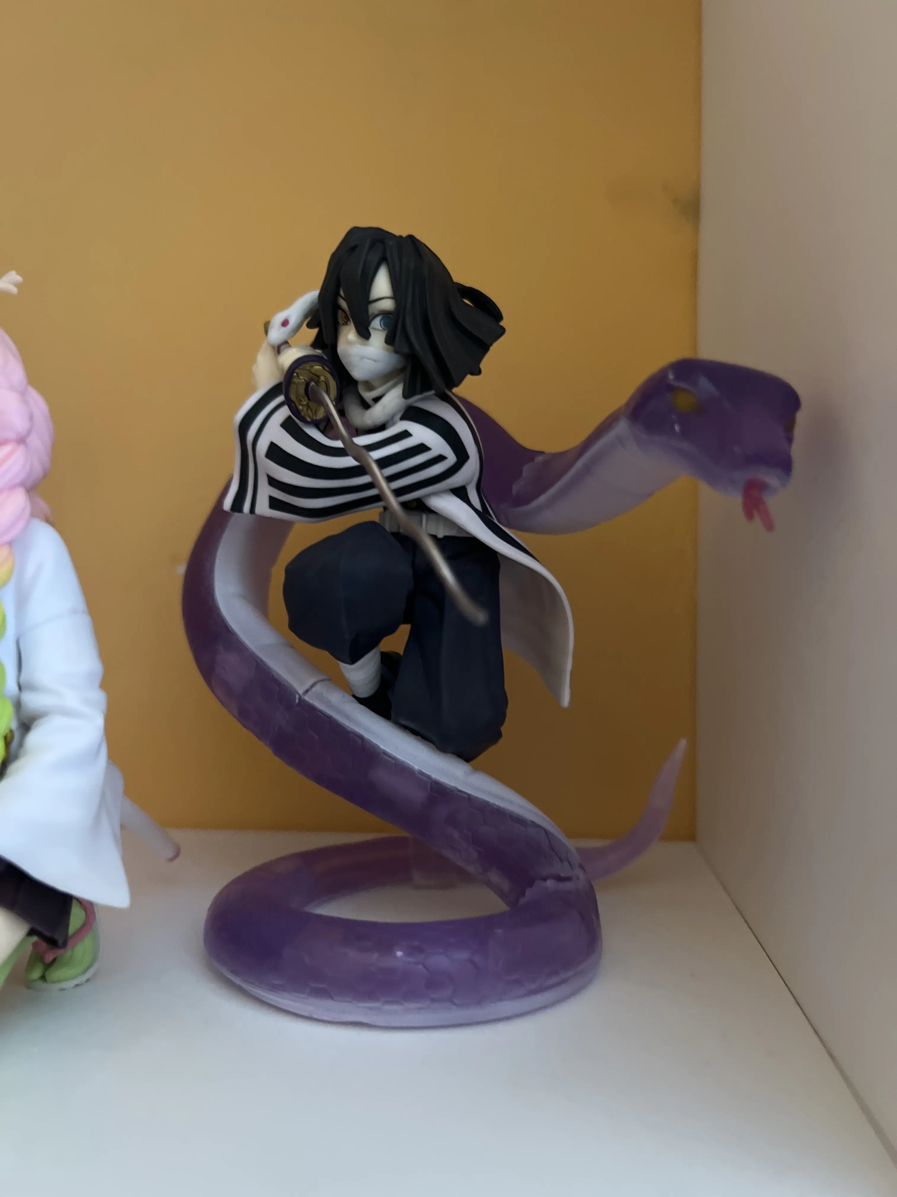 Demon Slayer: Kimetsu no Yaiba Xross Link Anime PVC Kip Obanai Iguro Hashira Training Arc 14 cm fotografija izdelka
