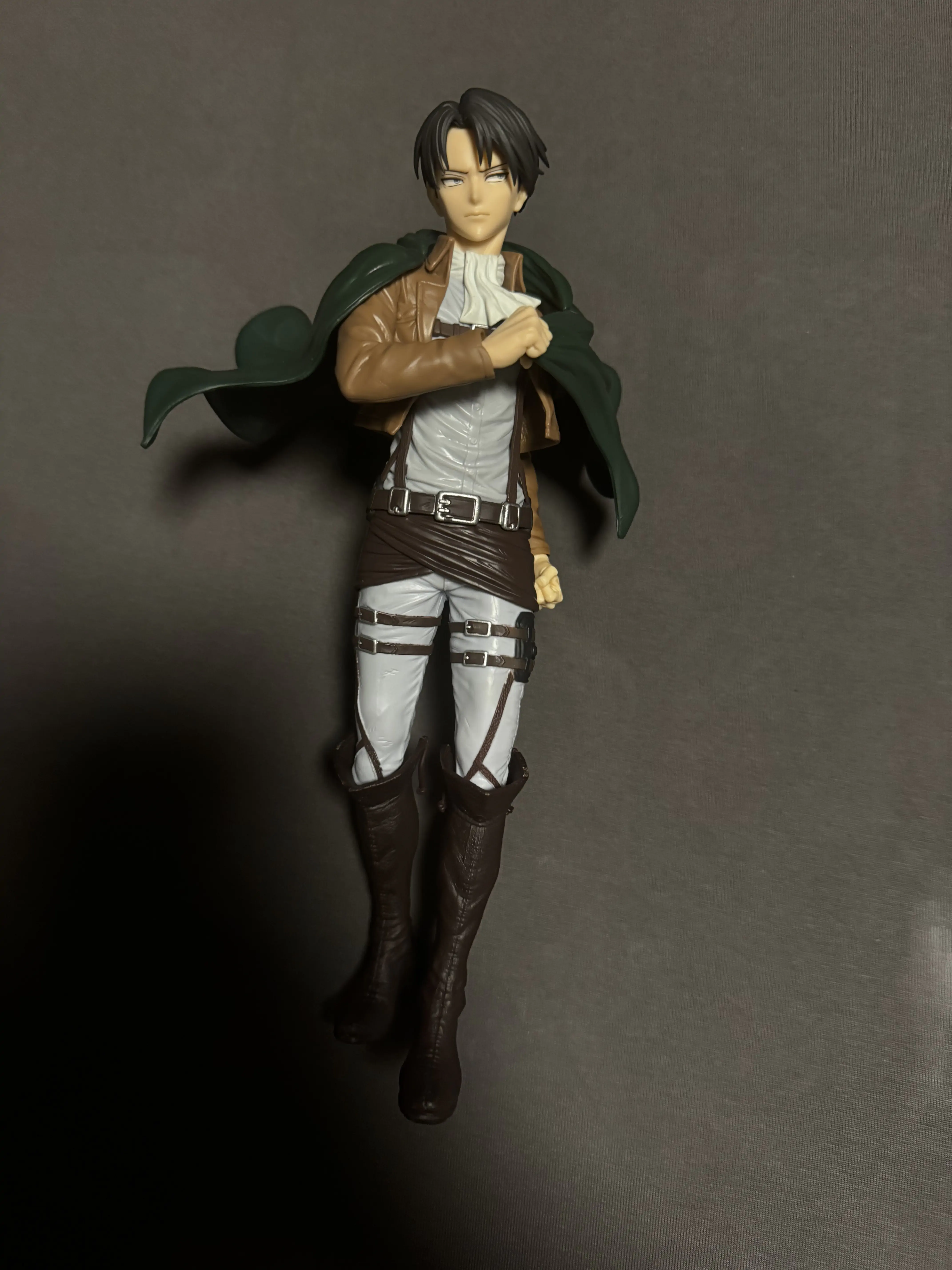 Attack on Titan Levi Grandista figura 27 cm fotografija izdelka