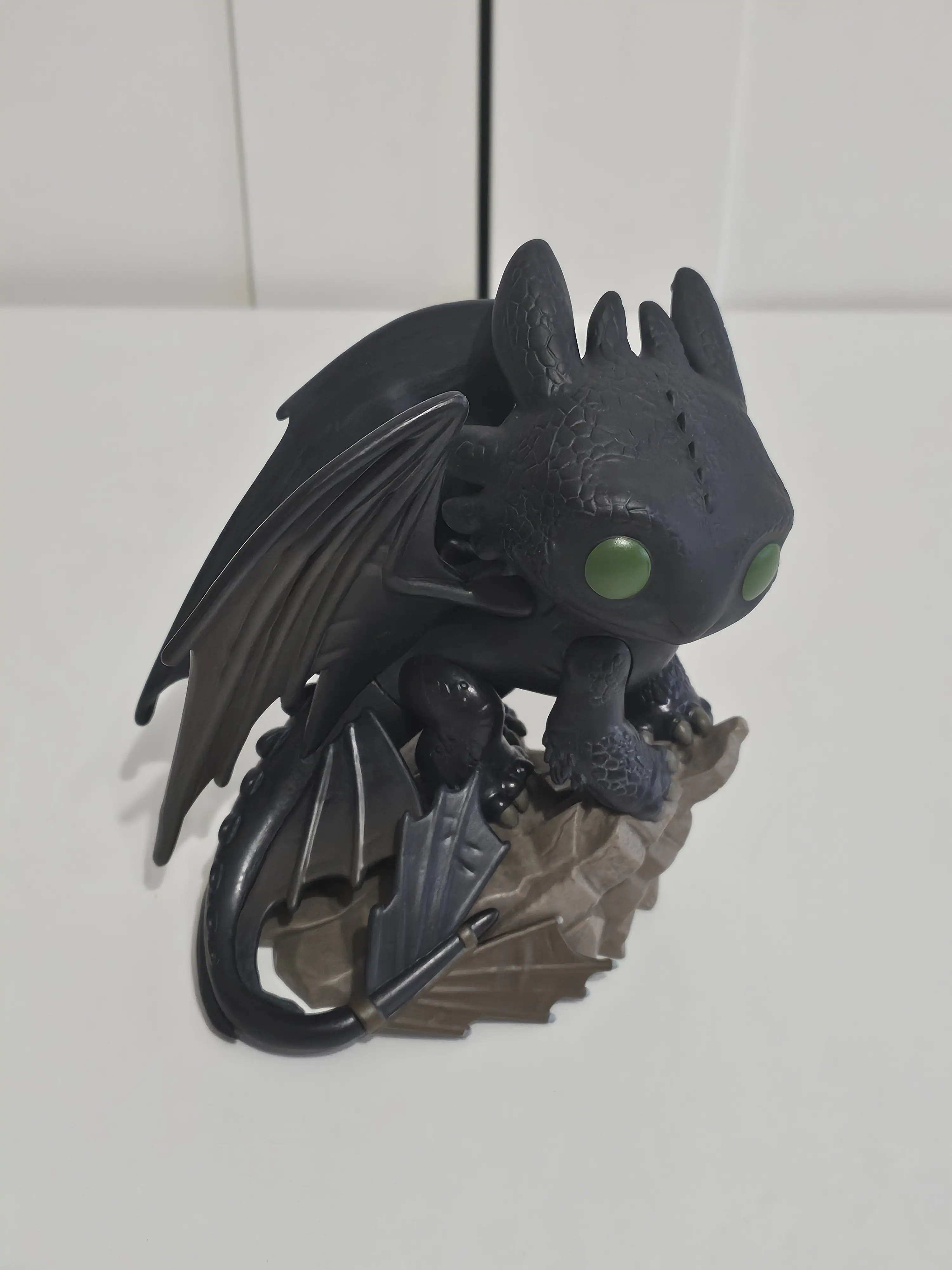 Kako izuriti svojega zmaja LAM Funko POP! Deluxe Vinil Figura Brezzobi 16 cm fotografija izdelka