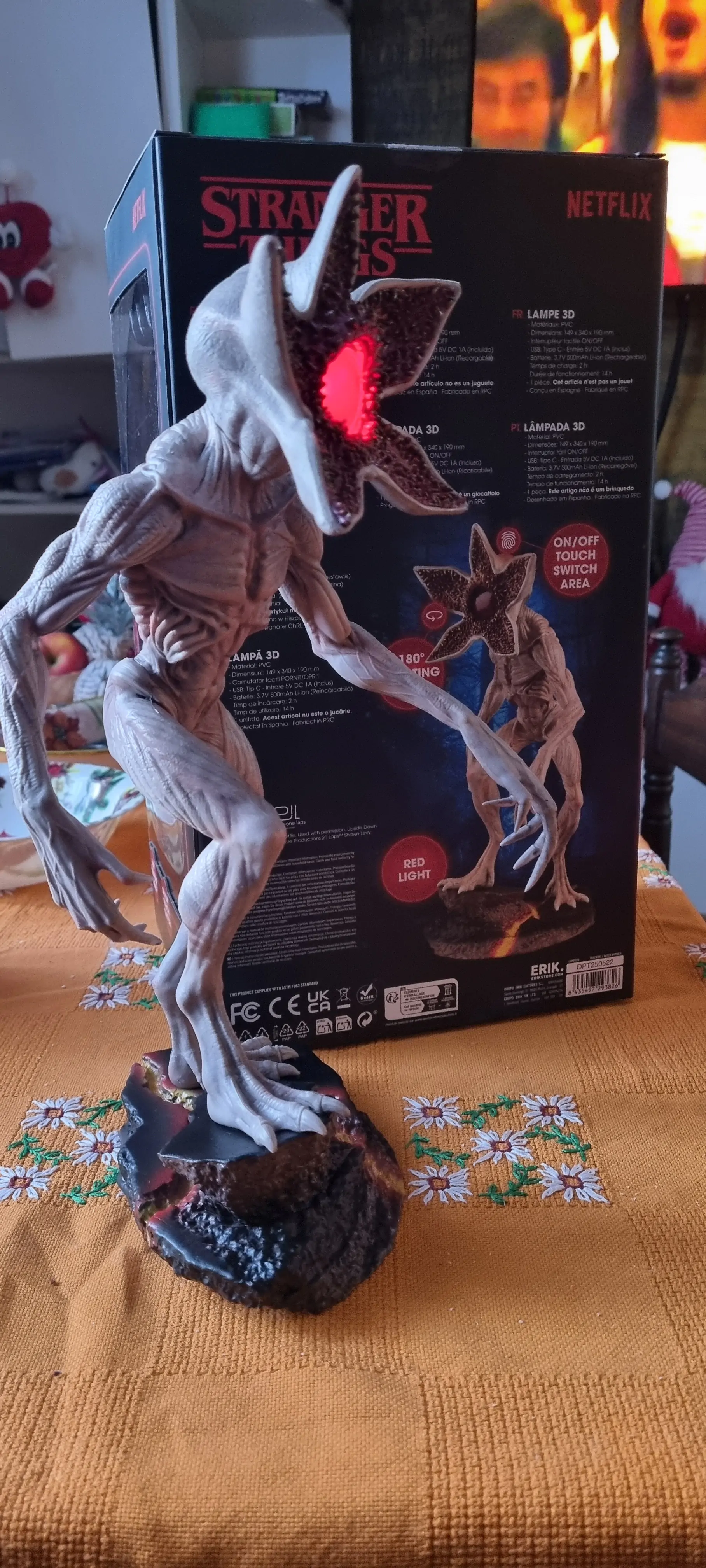 Stranger Things Demogorgon svetilka fotografija izdelka