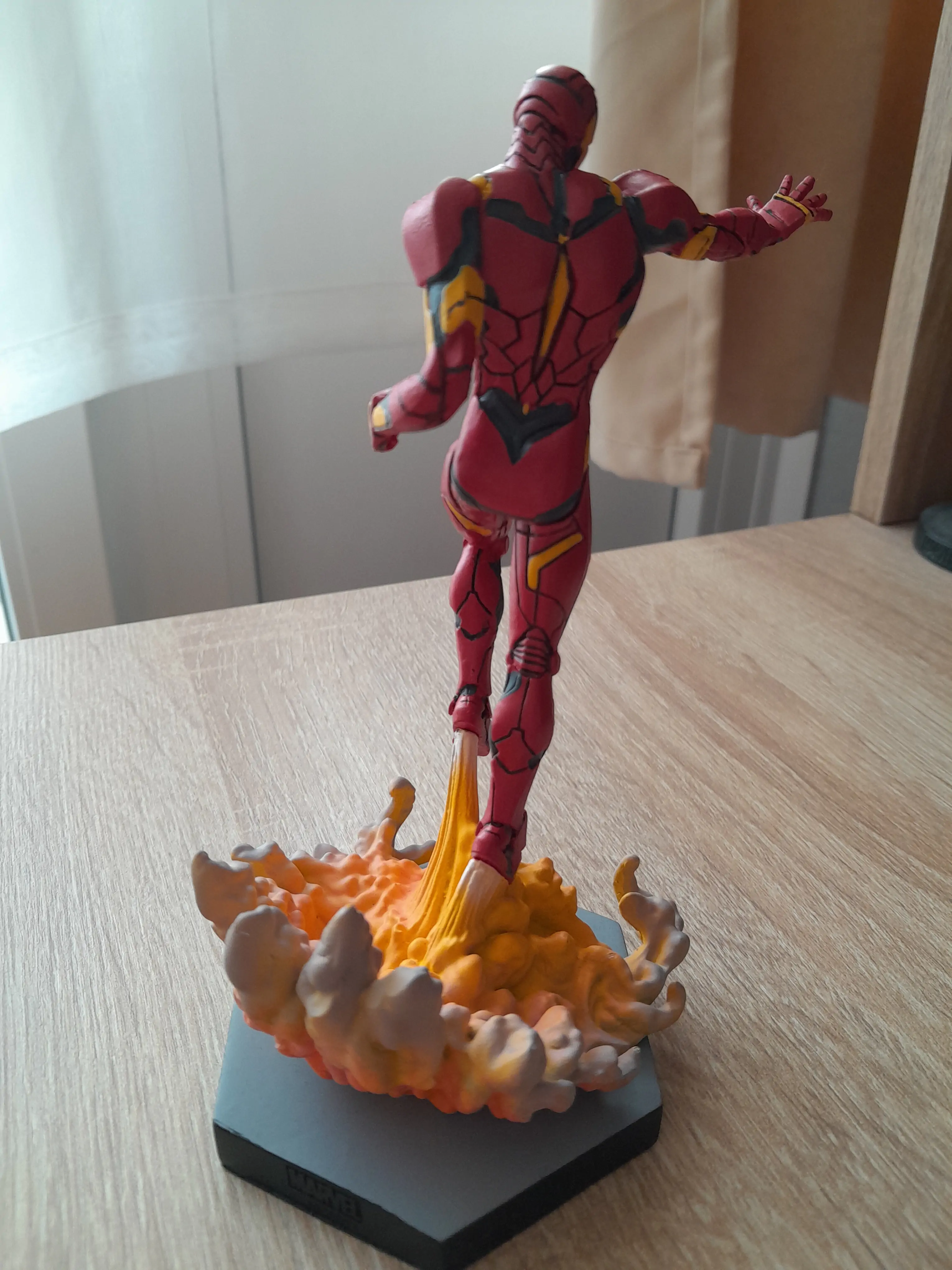 Marvel VS. Collection Kip 1/16 Iron Man 16 cm fotografija izdelka