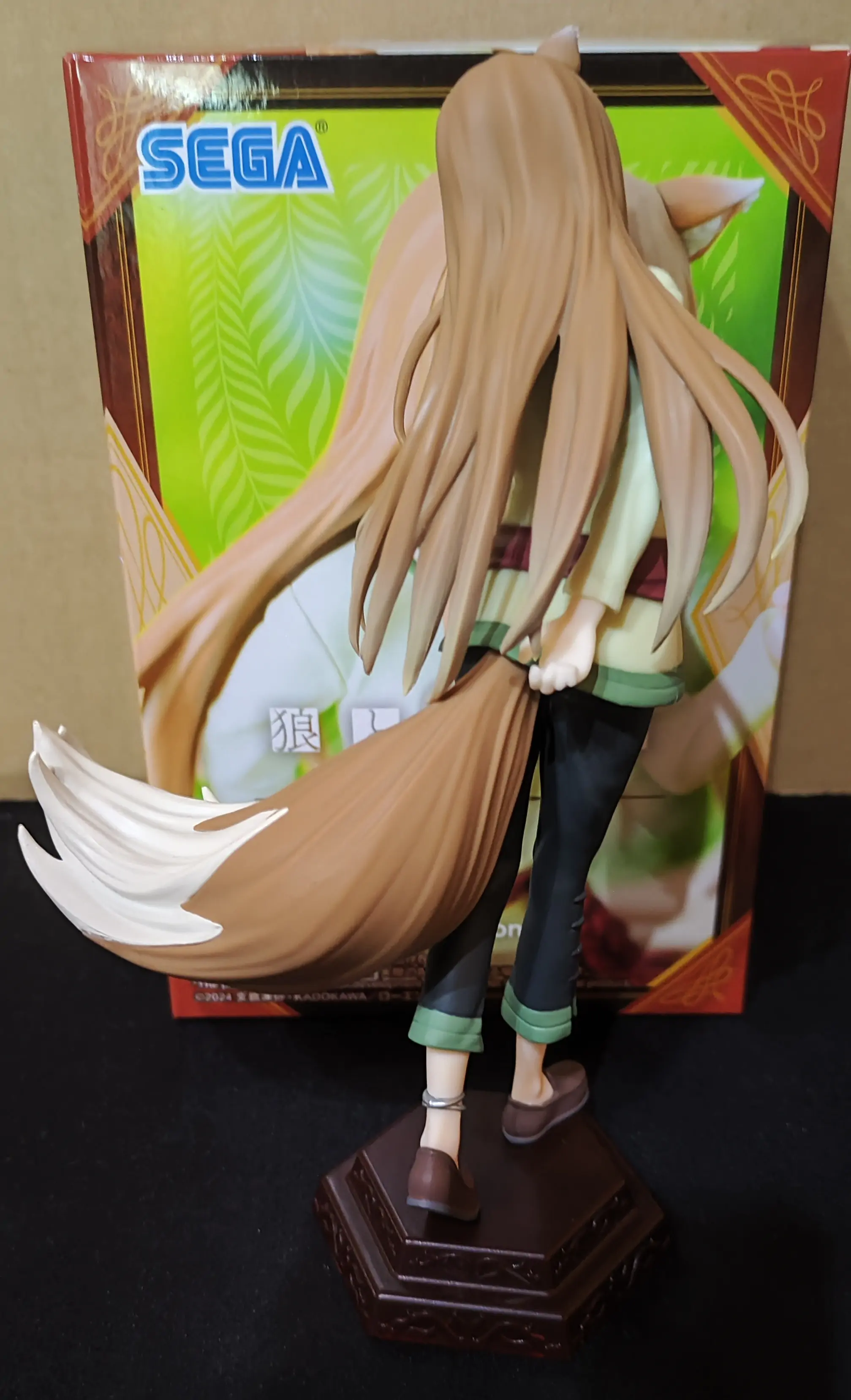 Spice and Wolf: Merchant meets the Wise Wolf PVC Kip Namizje x Decorate Collections Holo 16 cm fotografija izdelka