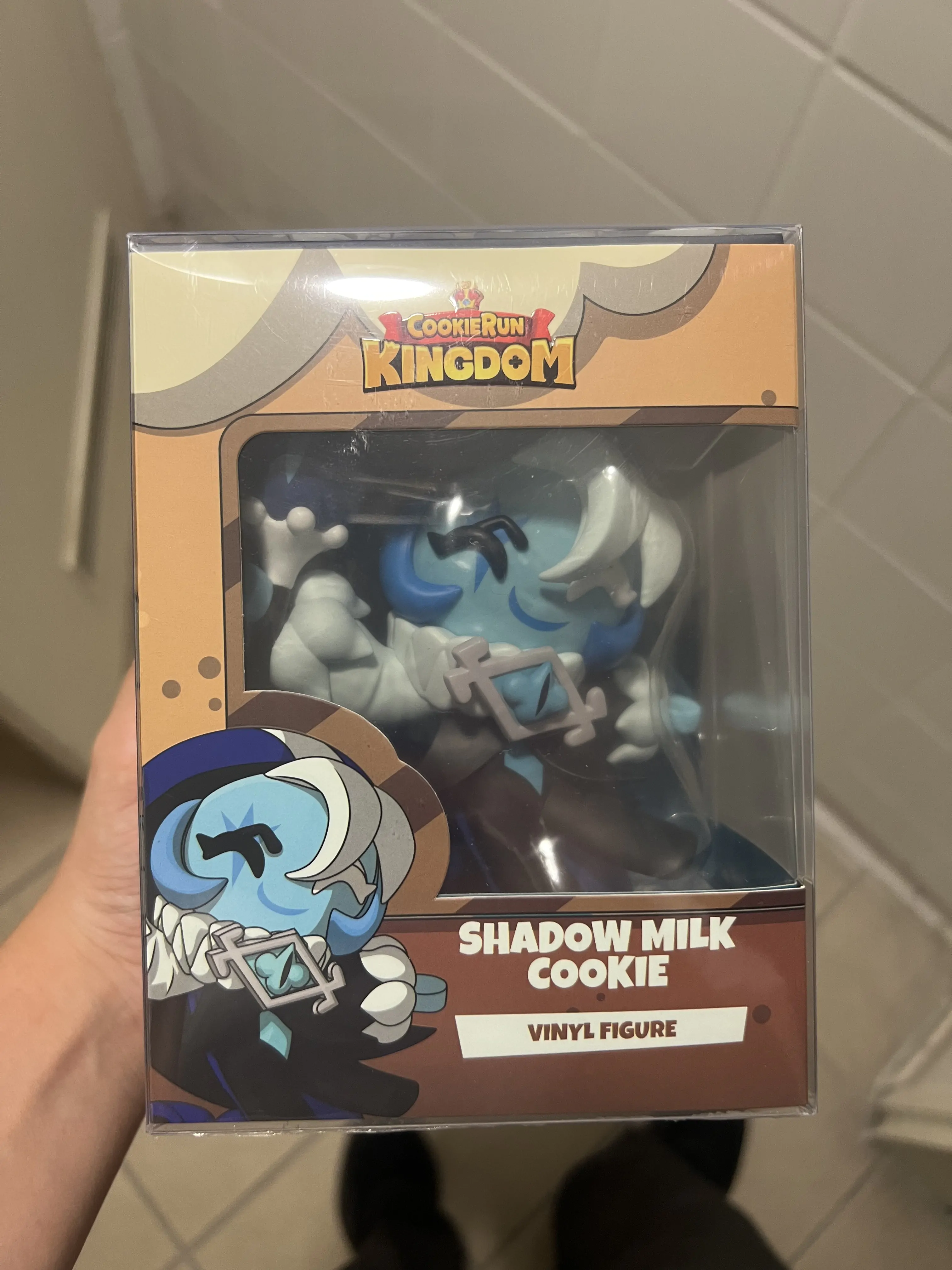 Cookie Run Kingdom Vinilna figura Shadow Milk Cookie 11 cm fotografija izdelka