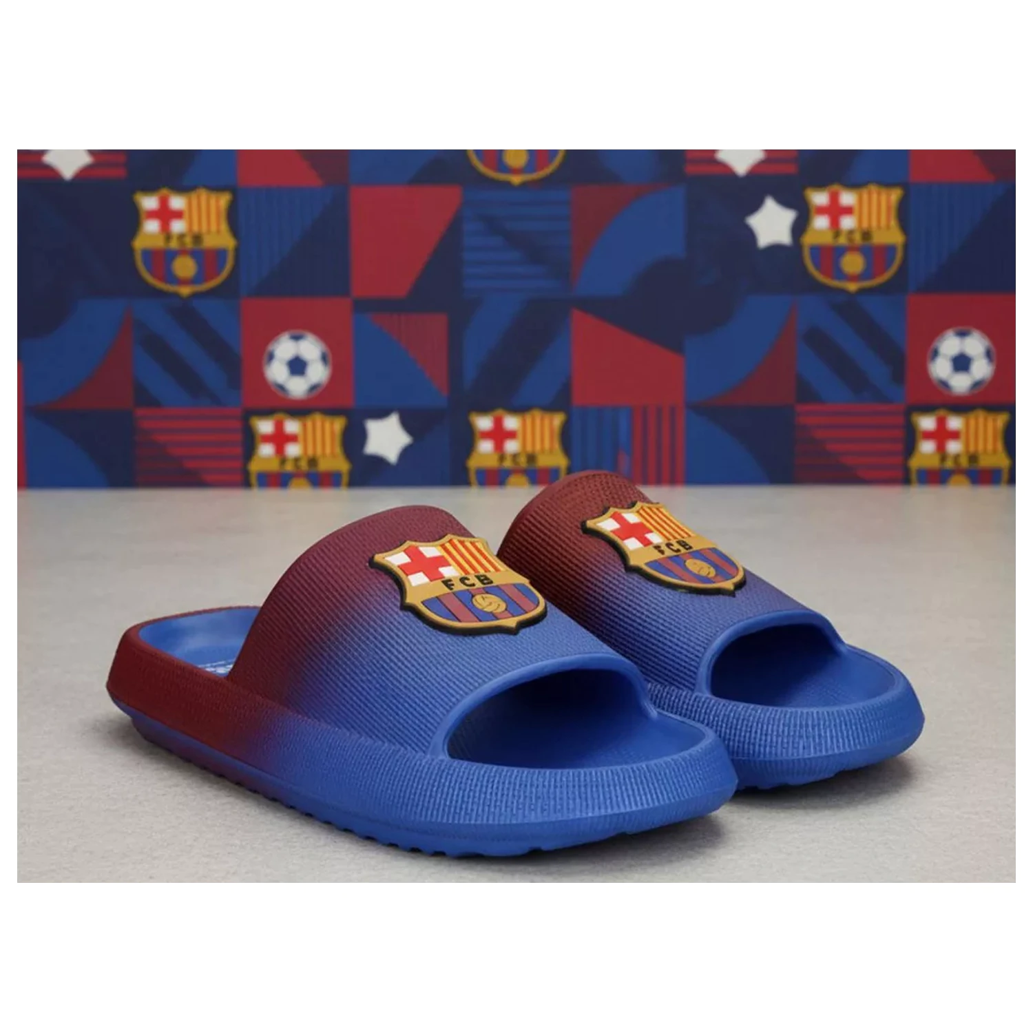 FC Barcelona Logo odrasli copati fotografija izdelka