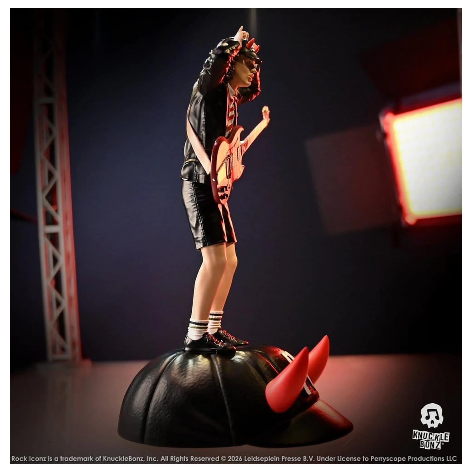 AC/DC Rock Iconz Figura Angus Young IV 23 cm fotografija izdelka