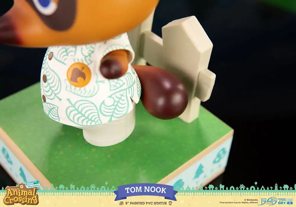 Animal Crossing: New Horizons PVC kip Tom Nook 22 cm fotografija izdelka