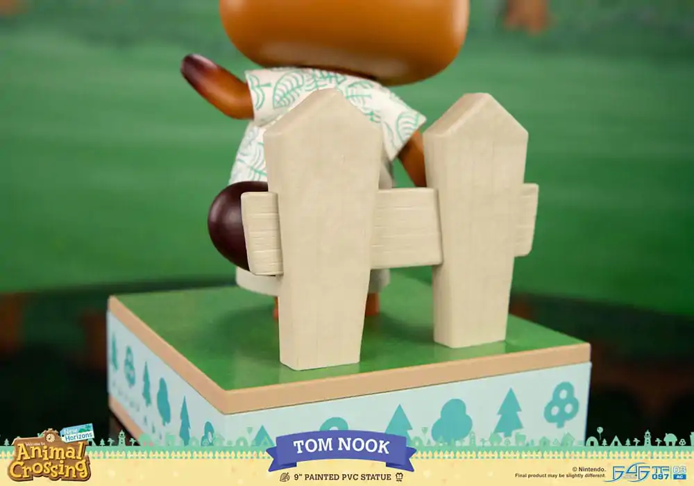 Animal Crossing: New Horizons PVC kip Tom Nook 22 cm fotografija izdelka