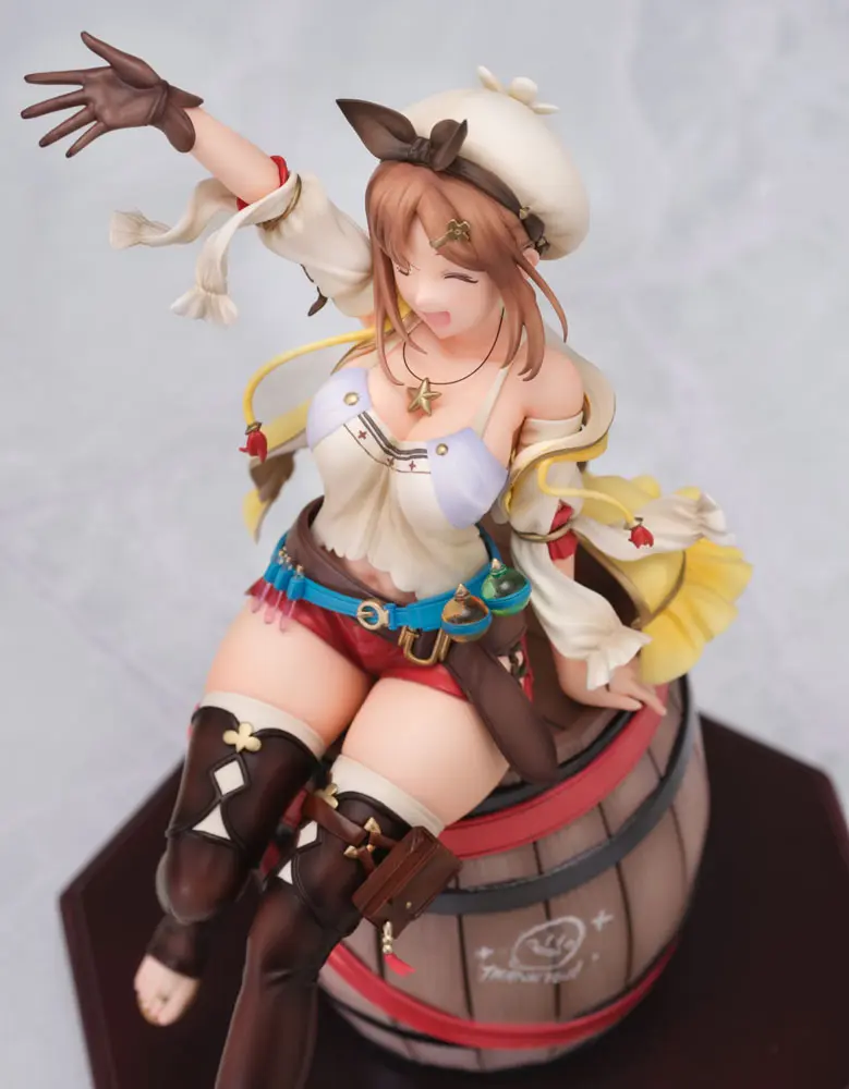 Atelier Ryza Ever Darkness & the Secret Hideout PVC kip 1/7 Ryza Atelier Series 25th Anniversary ver. DX edition 25 cm fotografija izdelka