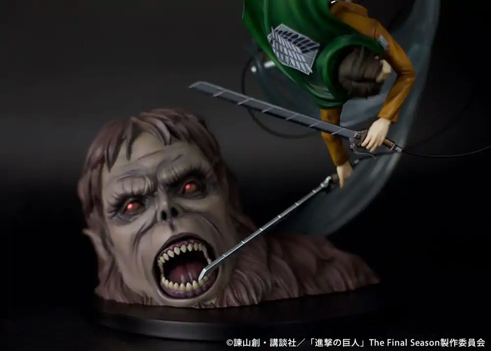 Attack on Titan PVC Kip 1/7 Levi proti Beast Titan Ver. 28 cm fotografija izdelka