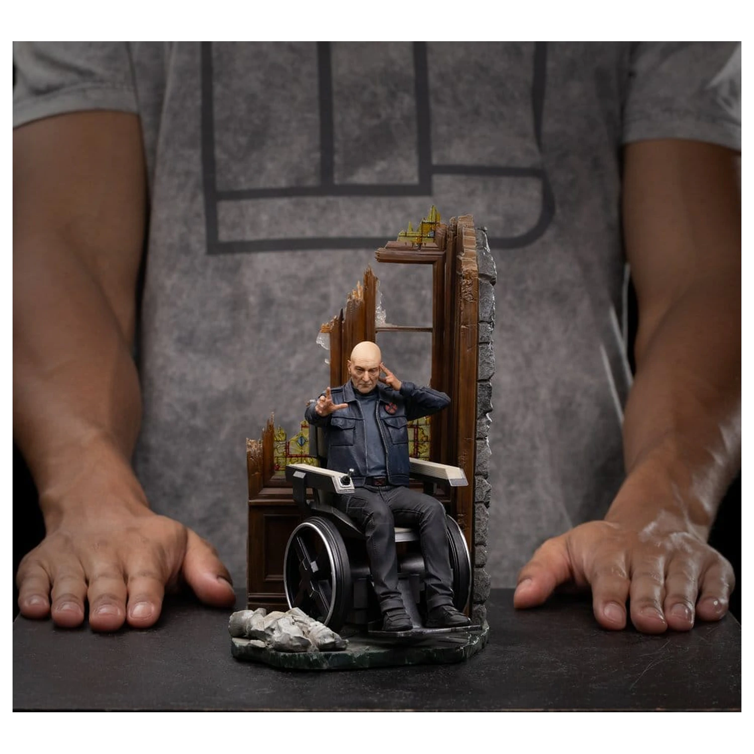 Avengers: Doomsday Art Scale Kip 1/10 Professor Xavier 30 cm fotografija izdelka