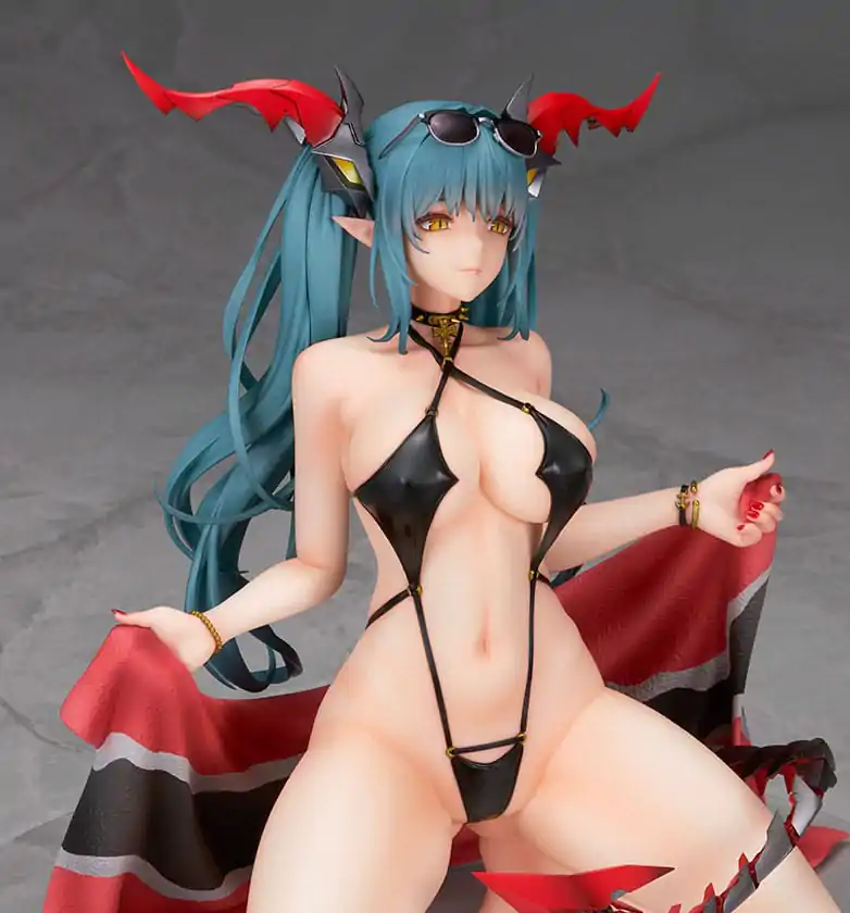 Azur Lane PVC Kip 1/7 Regensburg Dark Dragon and the Coast of Light Ver. 16 cm fotografija izdelka