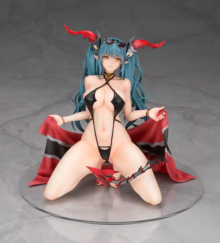 Azur Lane PVC Kip 1/7 Regensburg Dark Dragon and the Coast of Light Ver. 16 cm fotografija izdelka