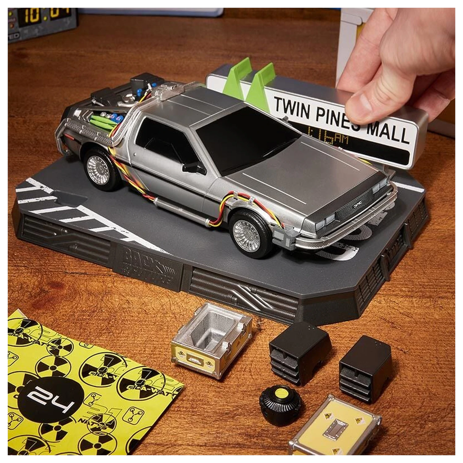 Back to the Future DeLorean Model Kit adventni koledar fotografija izdelka