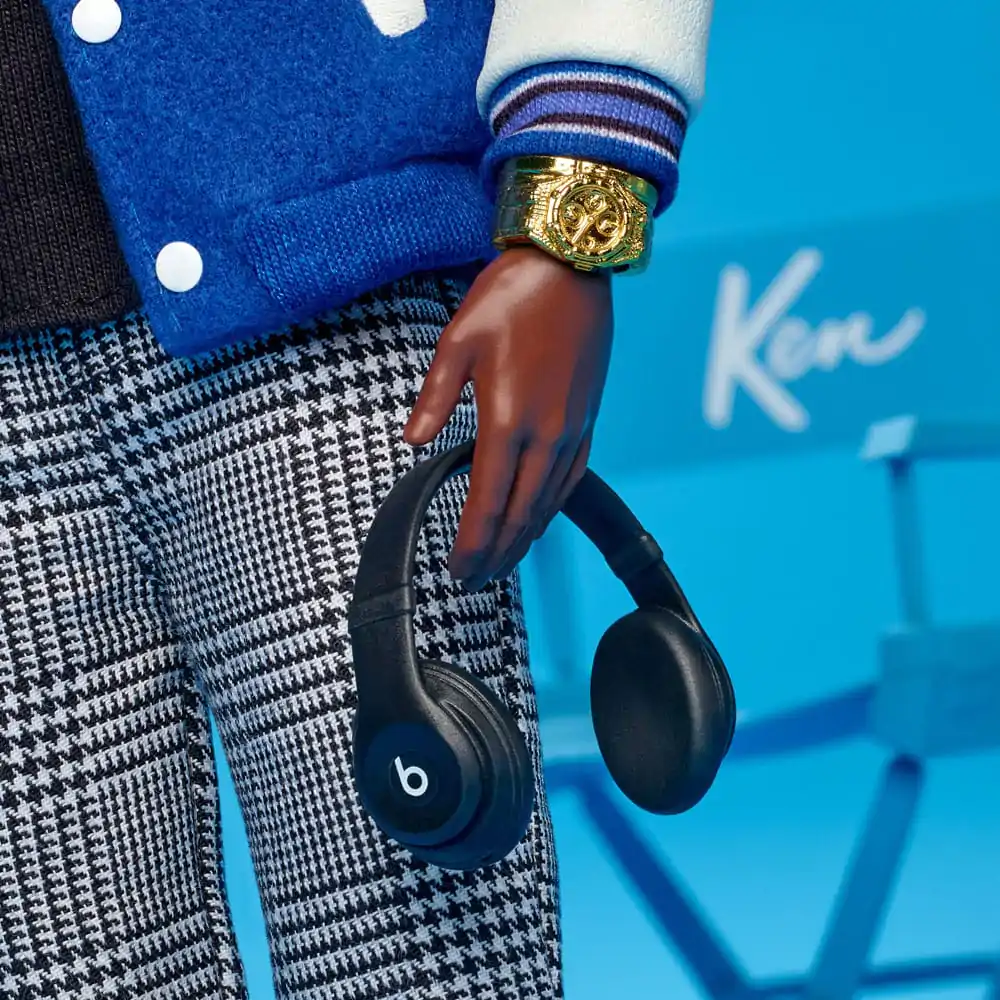 Barbie Signature Punčka Fashion Kenbassador Lebron James fotografija izdelka