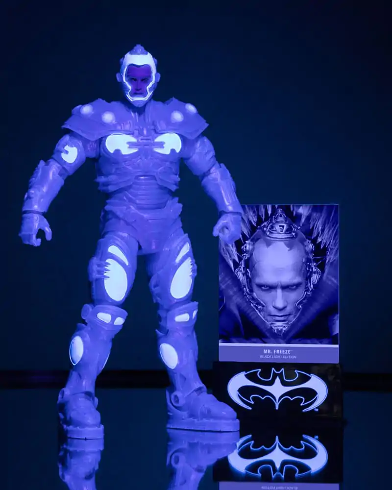 Batman & Robin DC Multiverse akcijska figura Mr. Freeze (Black Light Edition) (Gold Label) 18 cm fotografija izdelka