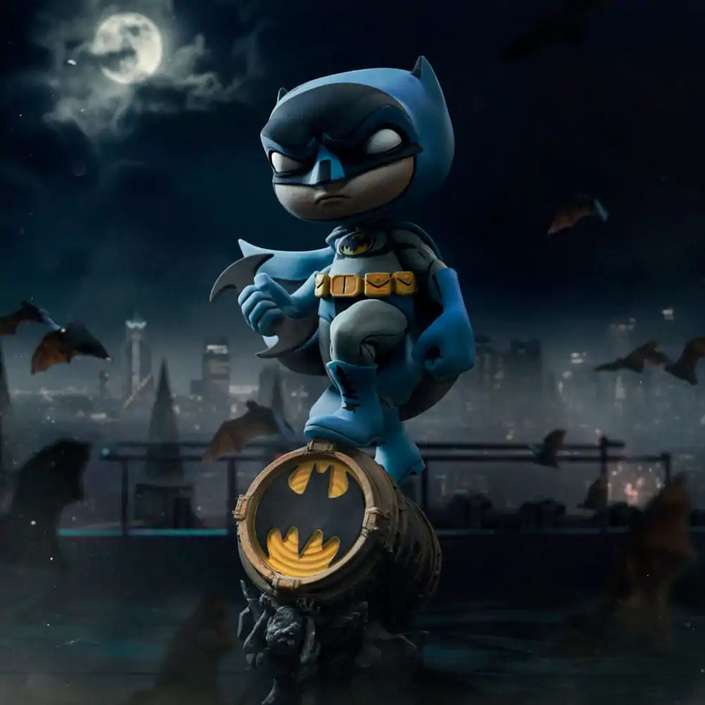 Batman Mini Co. PVC figura Batman na Bat-Signal (Blue Variant) 19 cm fotografija izdelka