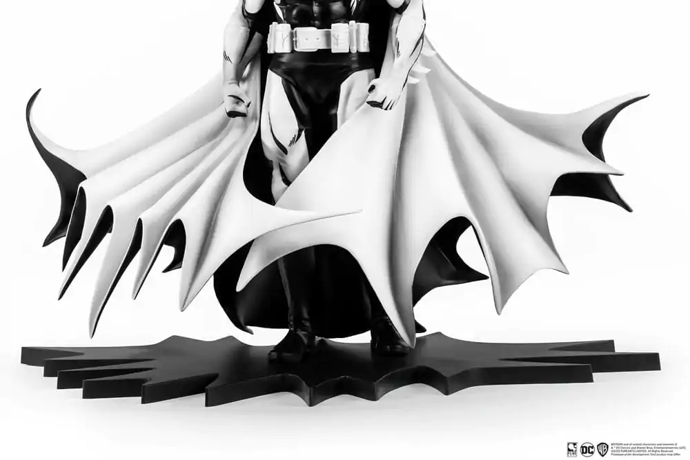 Batman PX PVC Kip 1/8 SDCC 2024 Batman Black & White Version 27 cm fotografija izdelka