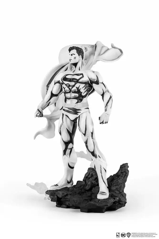 Batman PX PVC Kip 1/8 SDCC 2024 Superman Black & White Version 30 cm fotografija izdelka