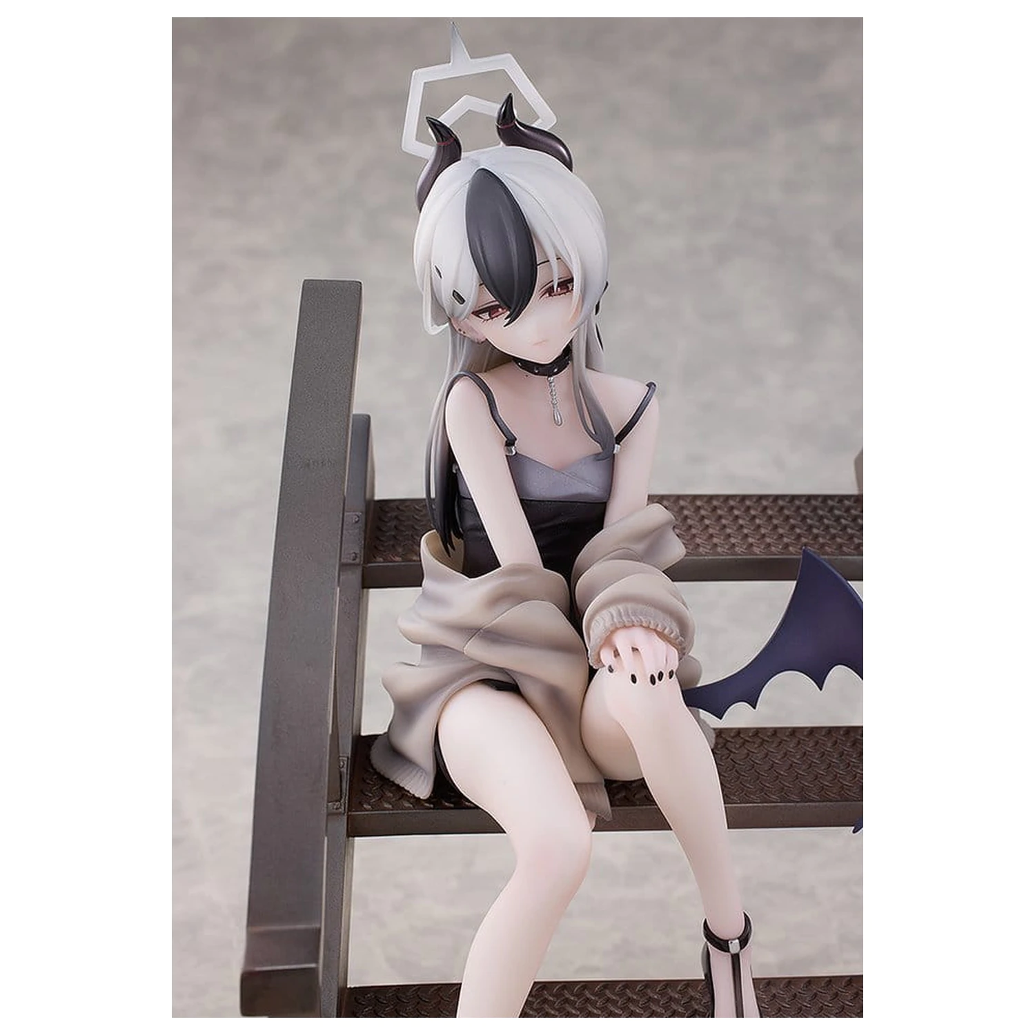 Blue Archive PVC Kip 1/7 Kayoko (Dress): Memorial Lobby Ver. 22 cm fotografija izdelka
