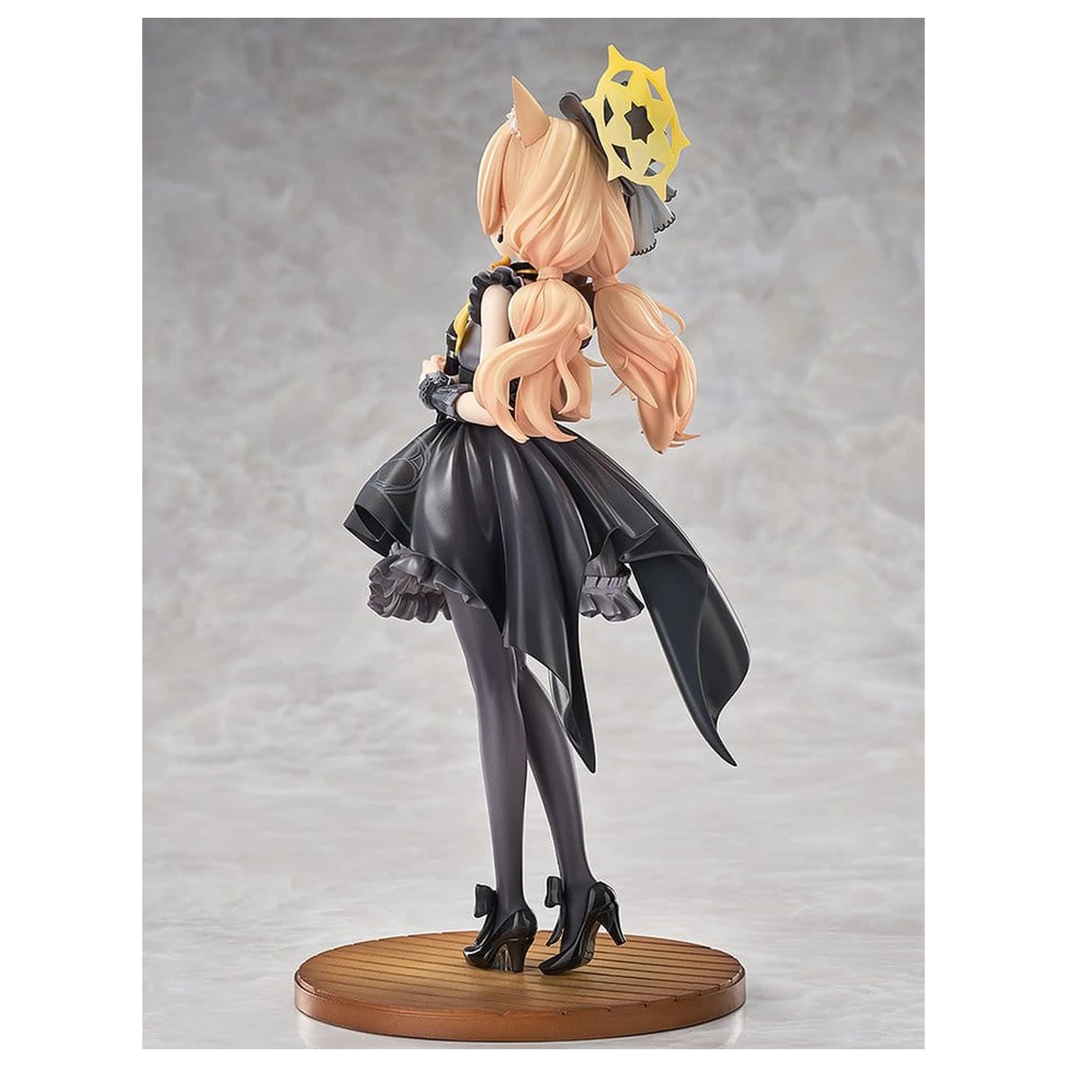 Blue Archive PVC kip 1/7 Mari (Idol): Memorial Lobby Ver. 24 cm fotografija izdelka