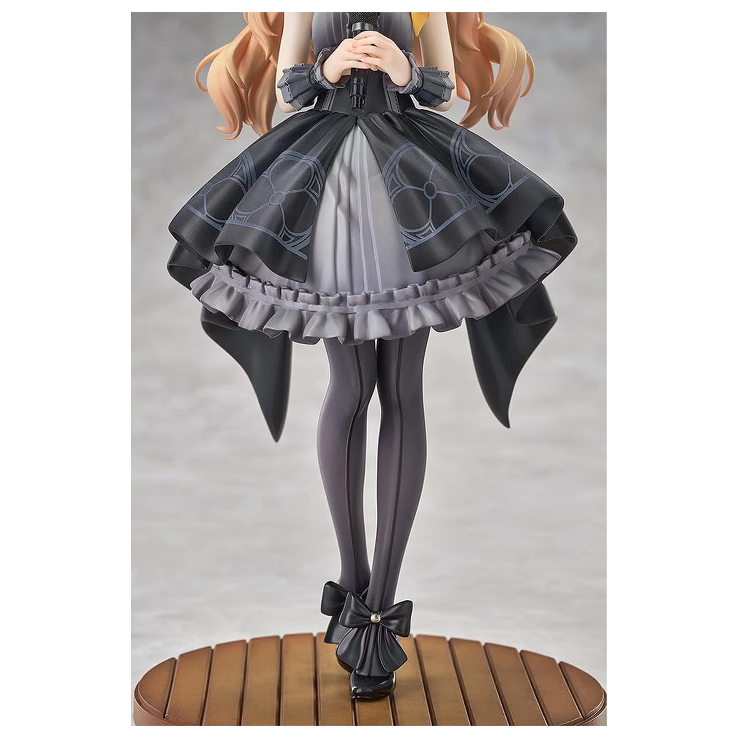 Blue Archive PVC kip 1/7 Mari (Idol): Memorial Lobby Ver. 24 cm fotografija izdelka
