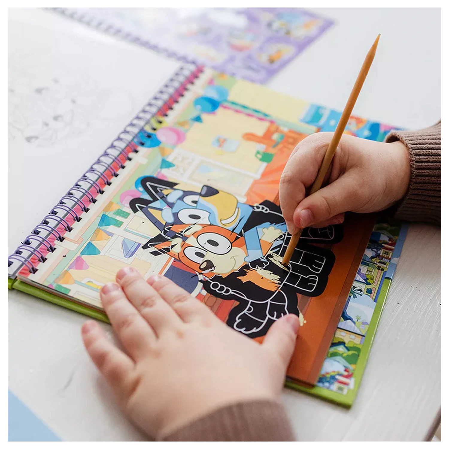 Bluey zabavni komplet in aktivnost "Scratch Art" fotografija izdelka