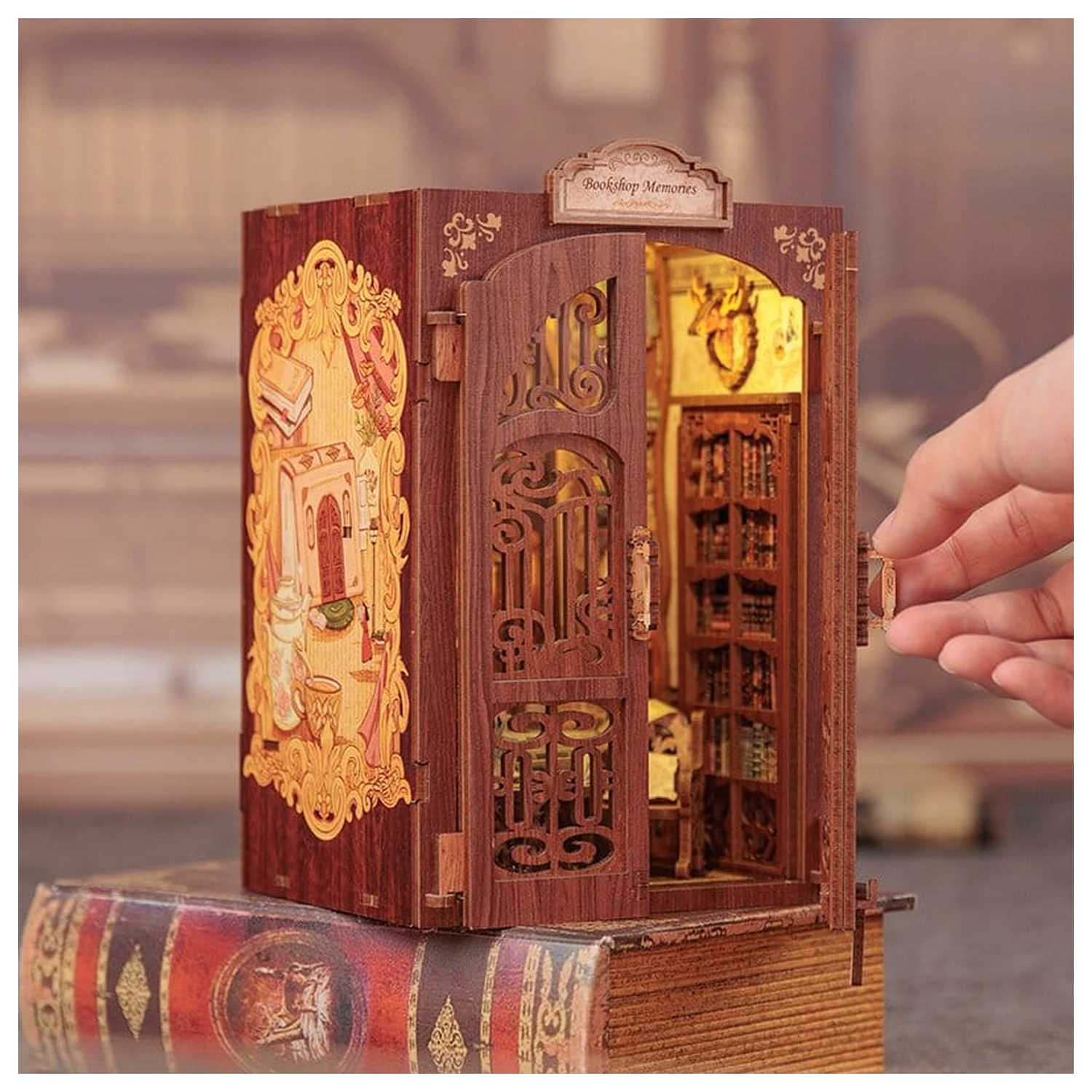 Book Nook Bookshop Memories 17 x 10 cm fotografija izdelka