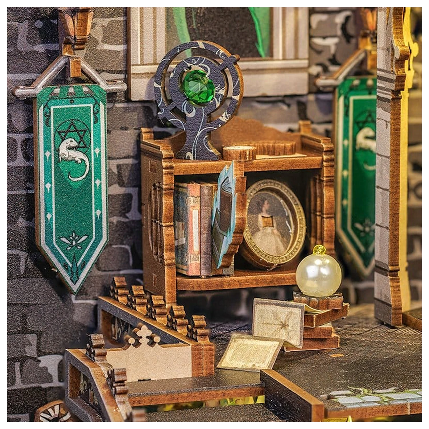 Book Nook Darkness Common Room 23 x 11 cm fotografija izdelka