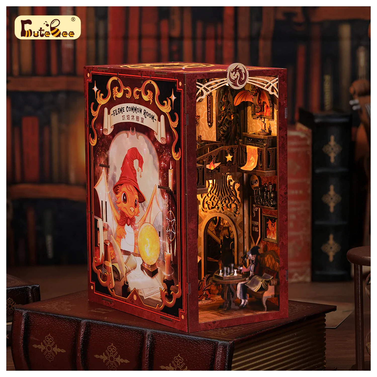 Book Nook Komplet DIY Flame Common Room 226db + set za sestavljanje z LED lučko fotografija izdelka