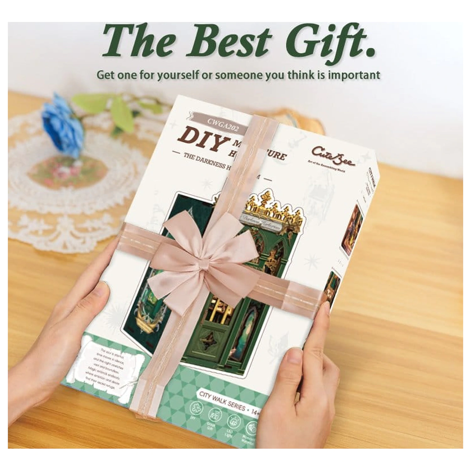 Book Nook The Darkness Herbarij 17 x 12 cm fotografija izdelka