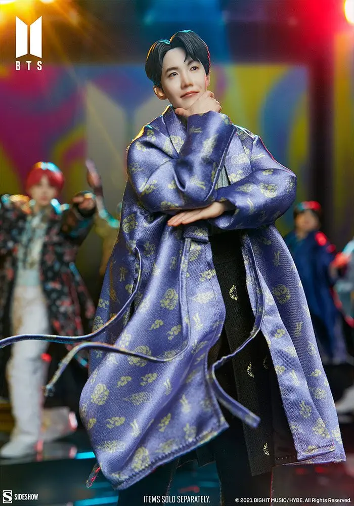 BTS Idol Collection PVC kip j-hope Deluxe 24 cm fotografija izdelka