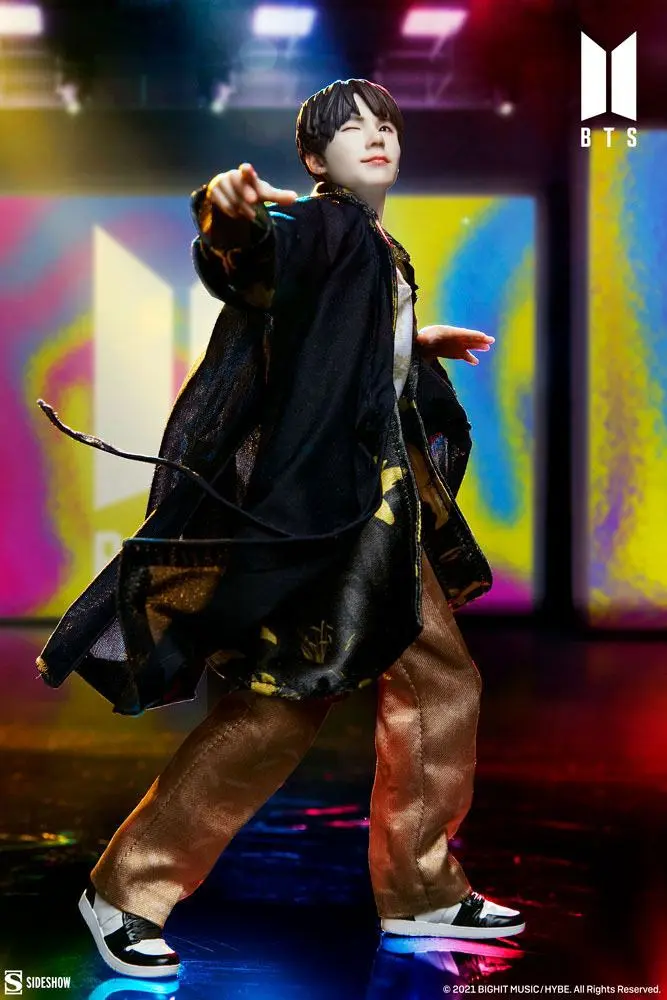 BTS Idol Collection PVC kip SUGA Deluxe 23 cm fotografija izdelka