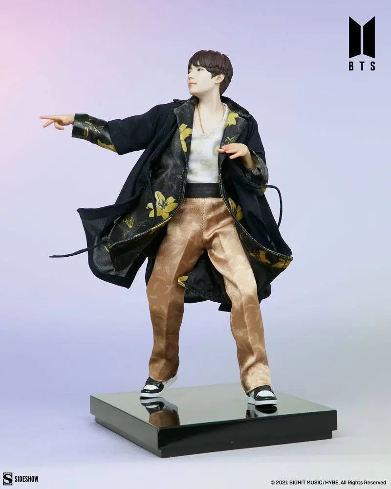 BTS Idol Collection PVC kip SUGA Deluxe 23 cm fotografija izdelka