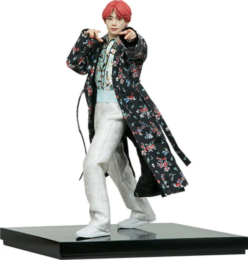 BTS Idol Collection PVC kip V Deluxe 23 cm fotografija izdelka