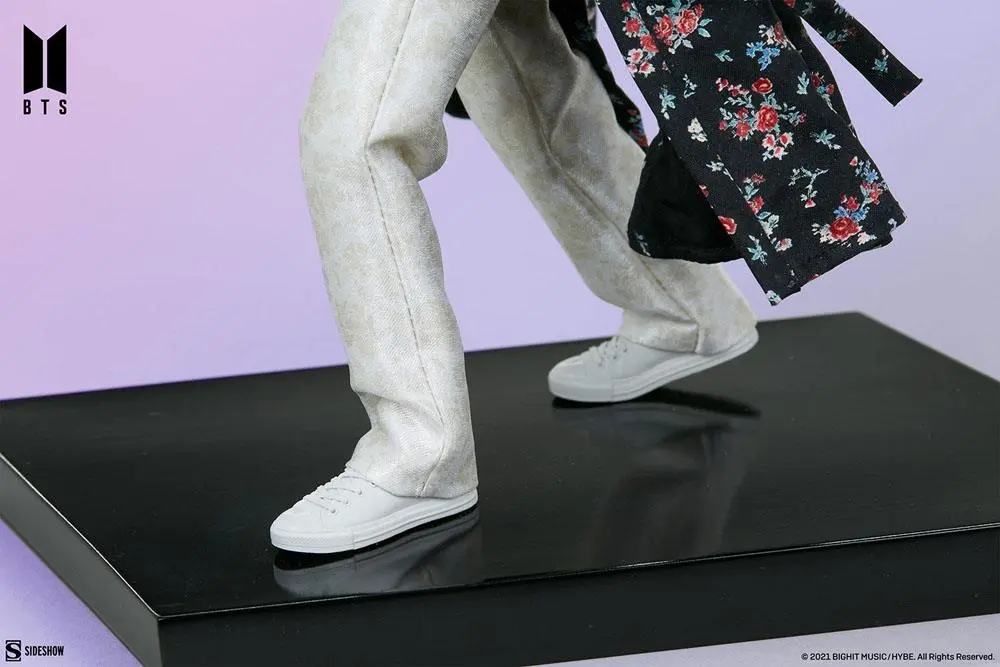 BTS Idol Collection PVC kip V Deluxe 23 cm fotografija izdelka